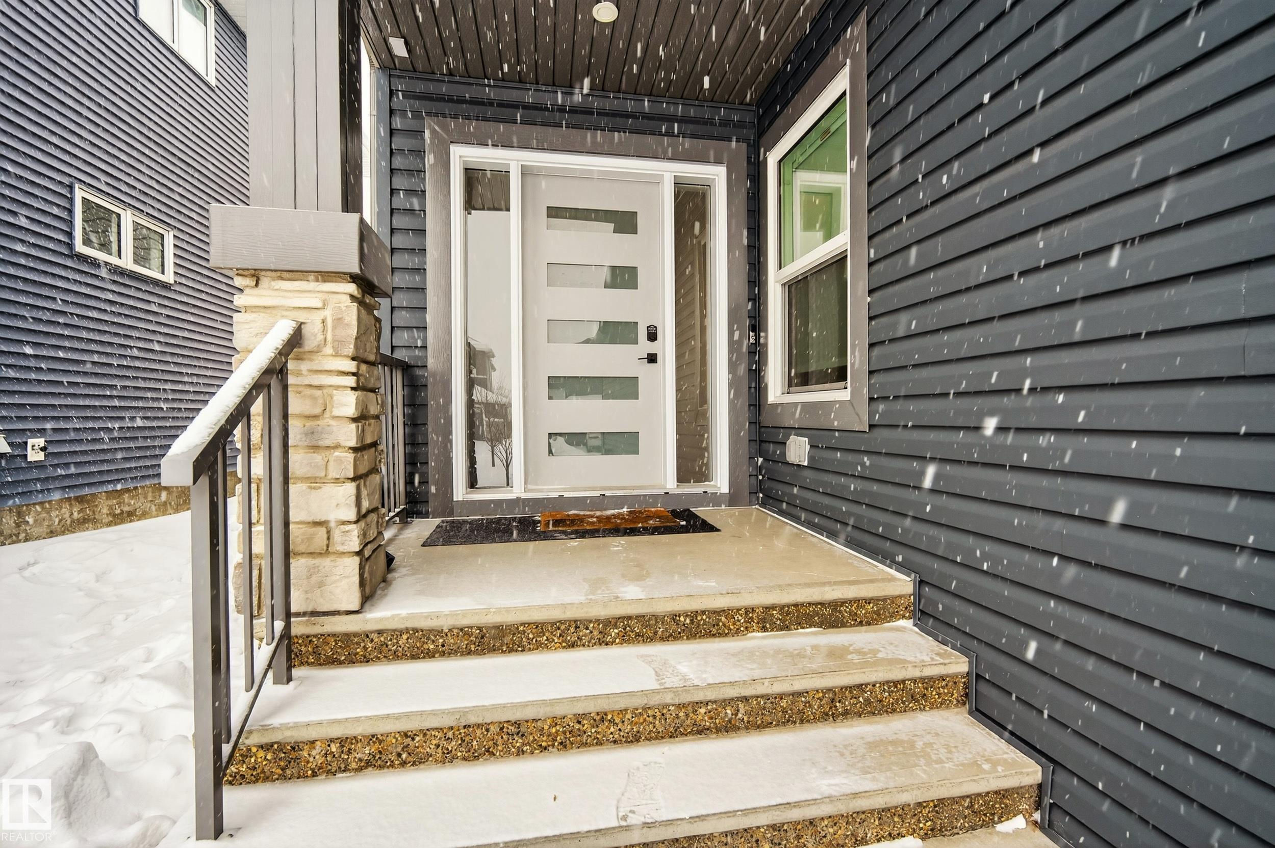 Photo 3 at 1272 Peregrine Terrace NW, Hawks Ridge, Edmonton