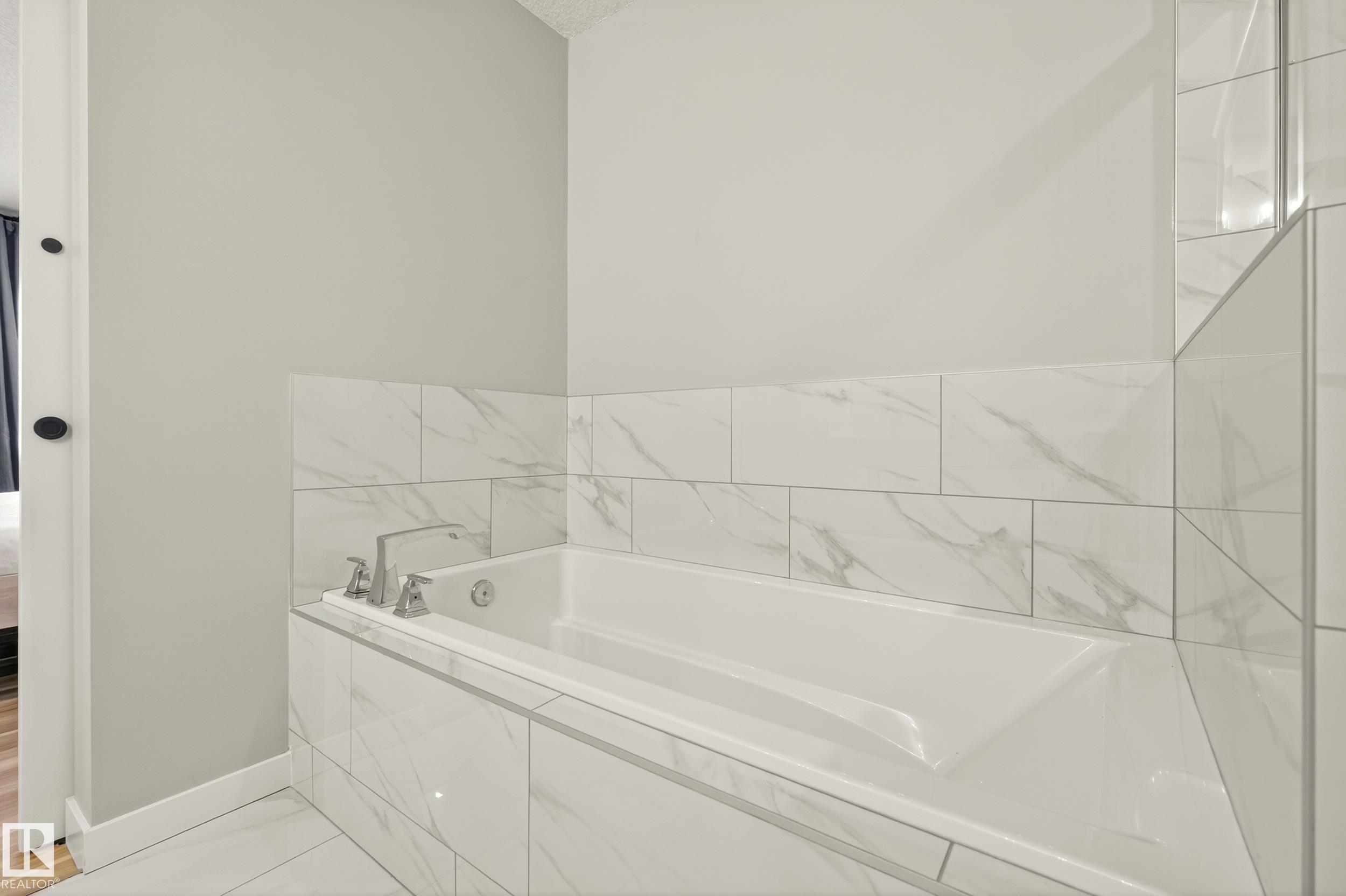 Photo 25 at 1272 Peregrine Terrace NW, Hawks Ridge, Edmonton