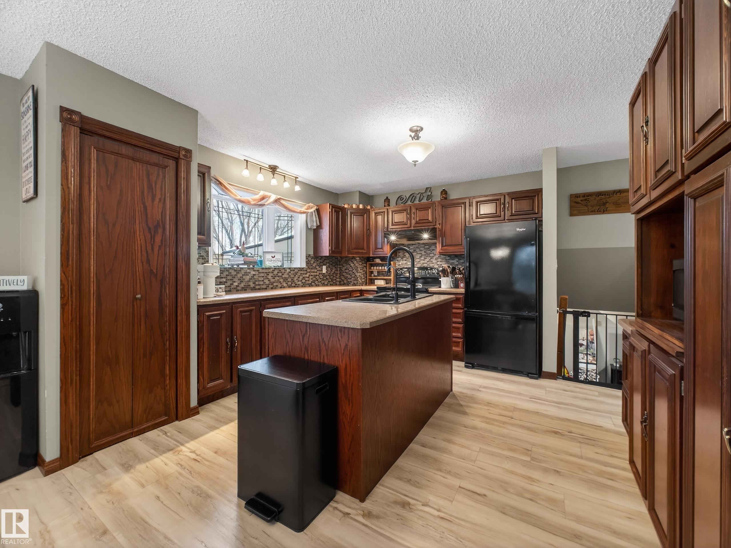 Photo 13 at 2 - 52510 Rge Road 213, Beaver Valley Estates, Rural Strathcona County