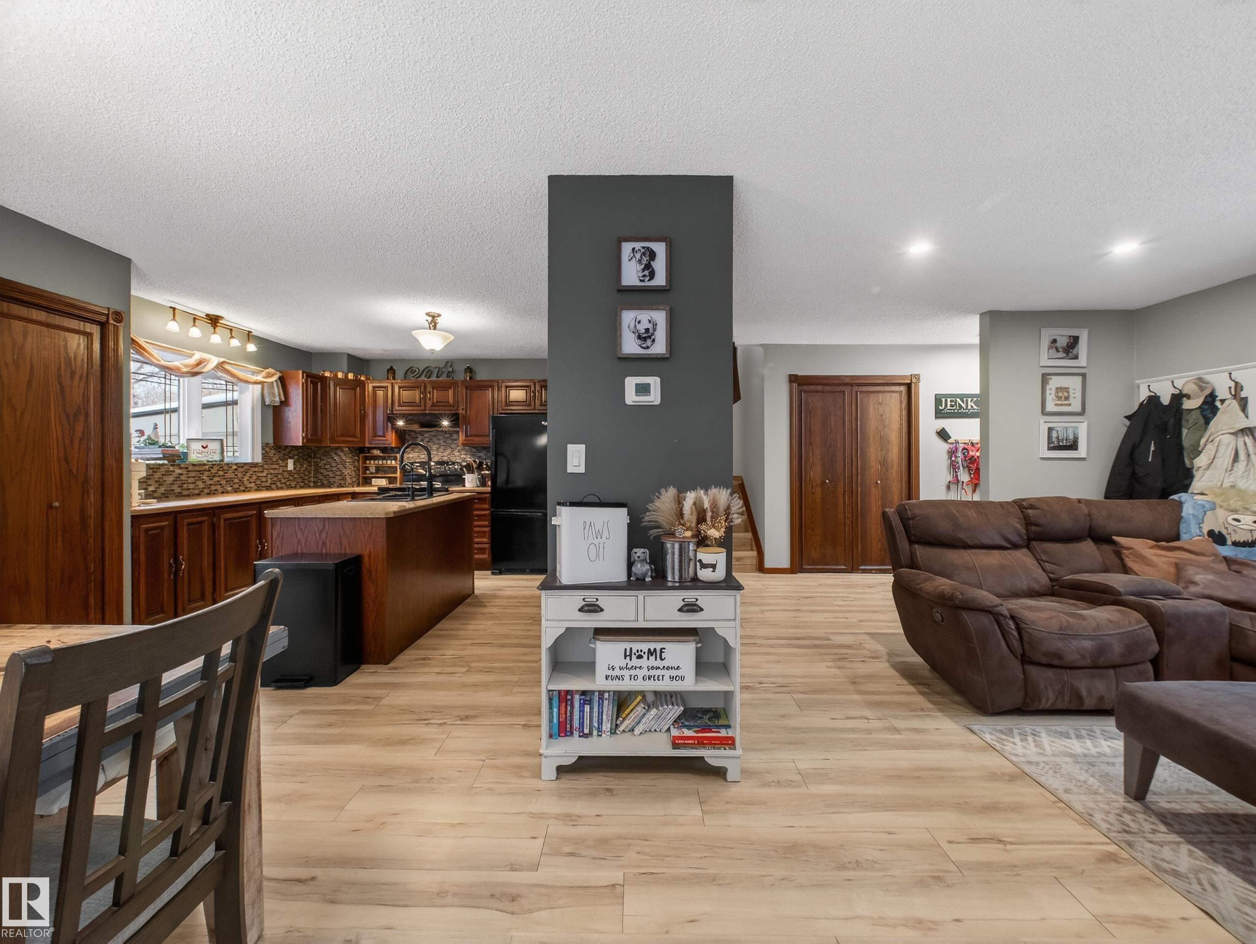 Photo 7 at 2 - 52510 Rge Road 213, Beaver Valley Estates, Rural Strathcona County