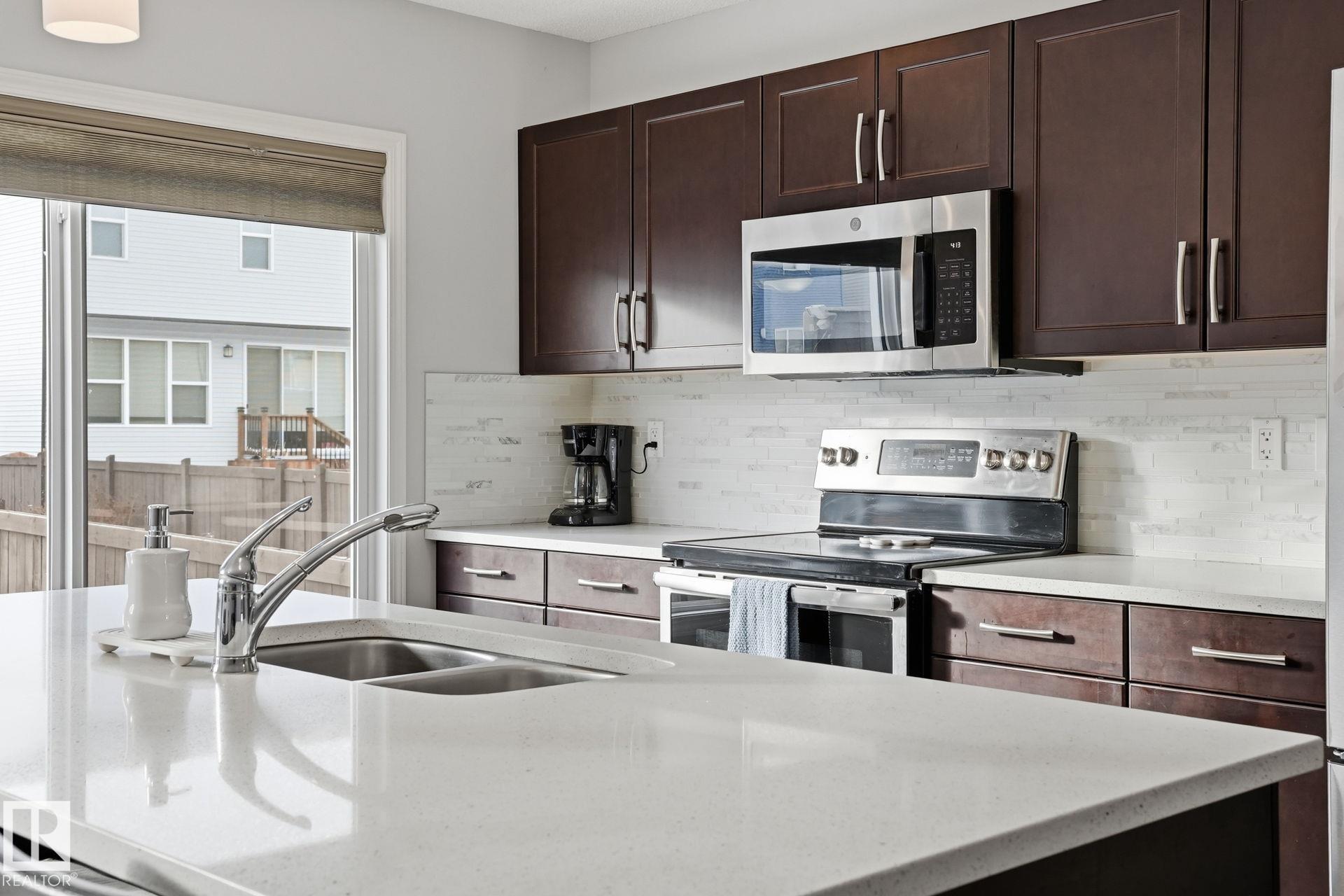 Photo 10 at 2026 Price Landing SW, Paisley, Edmonton