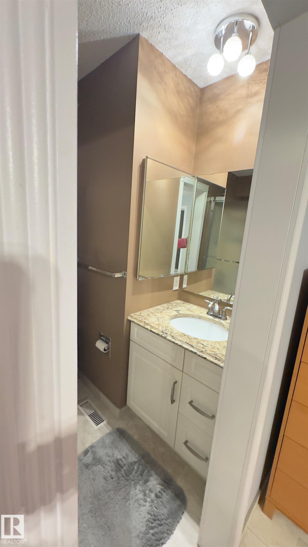 Photo 23 at 296 Greenoch Crescent NW, Greenview, Edmonton