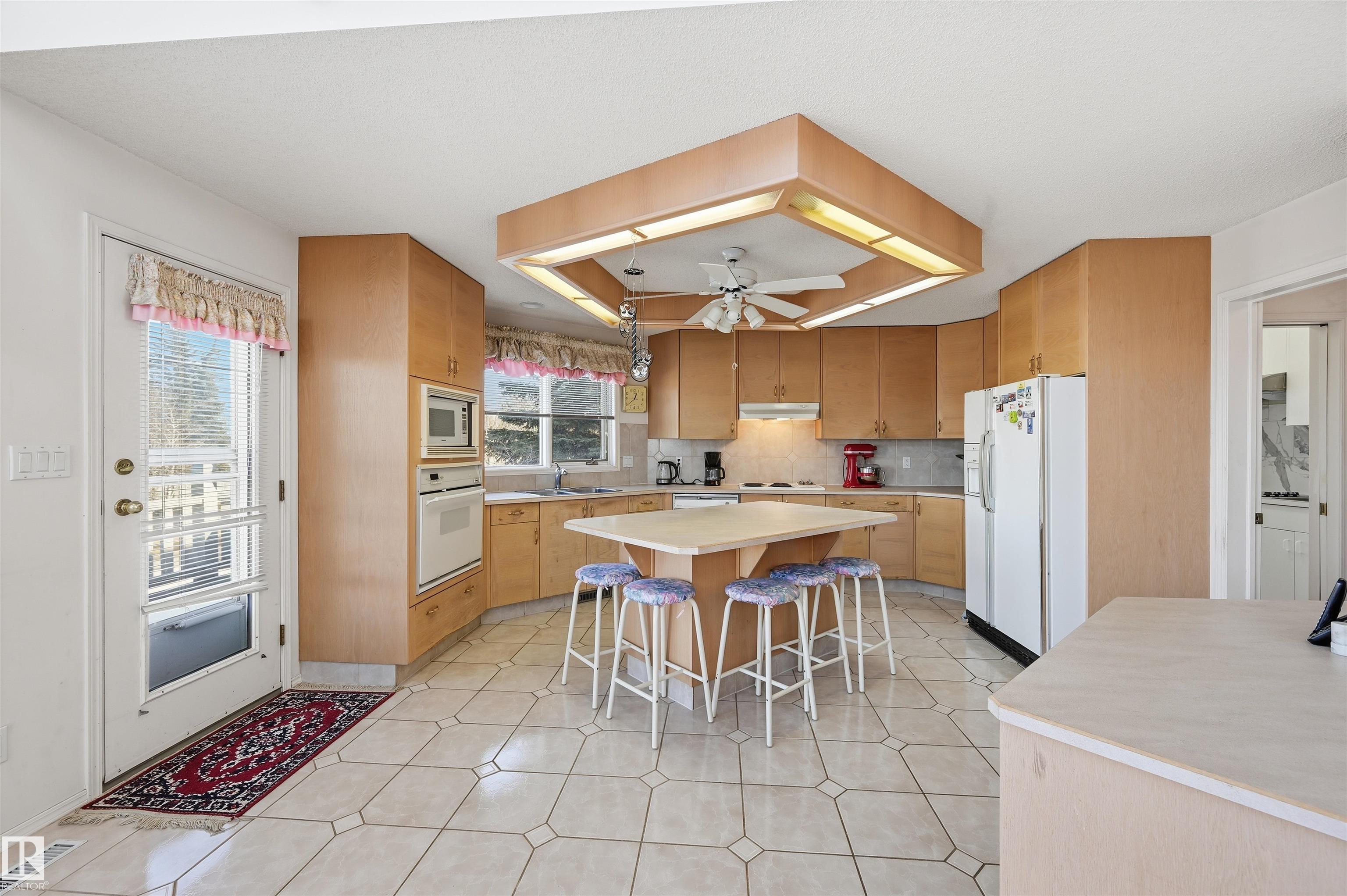 Photo 17 at 27 Cormack Crescent NW, Carter Crest, Edmonton