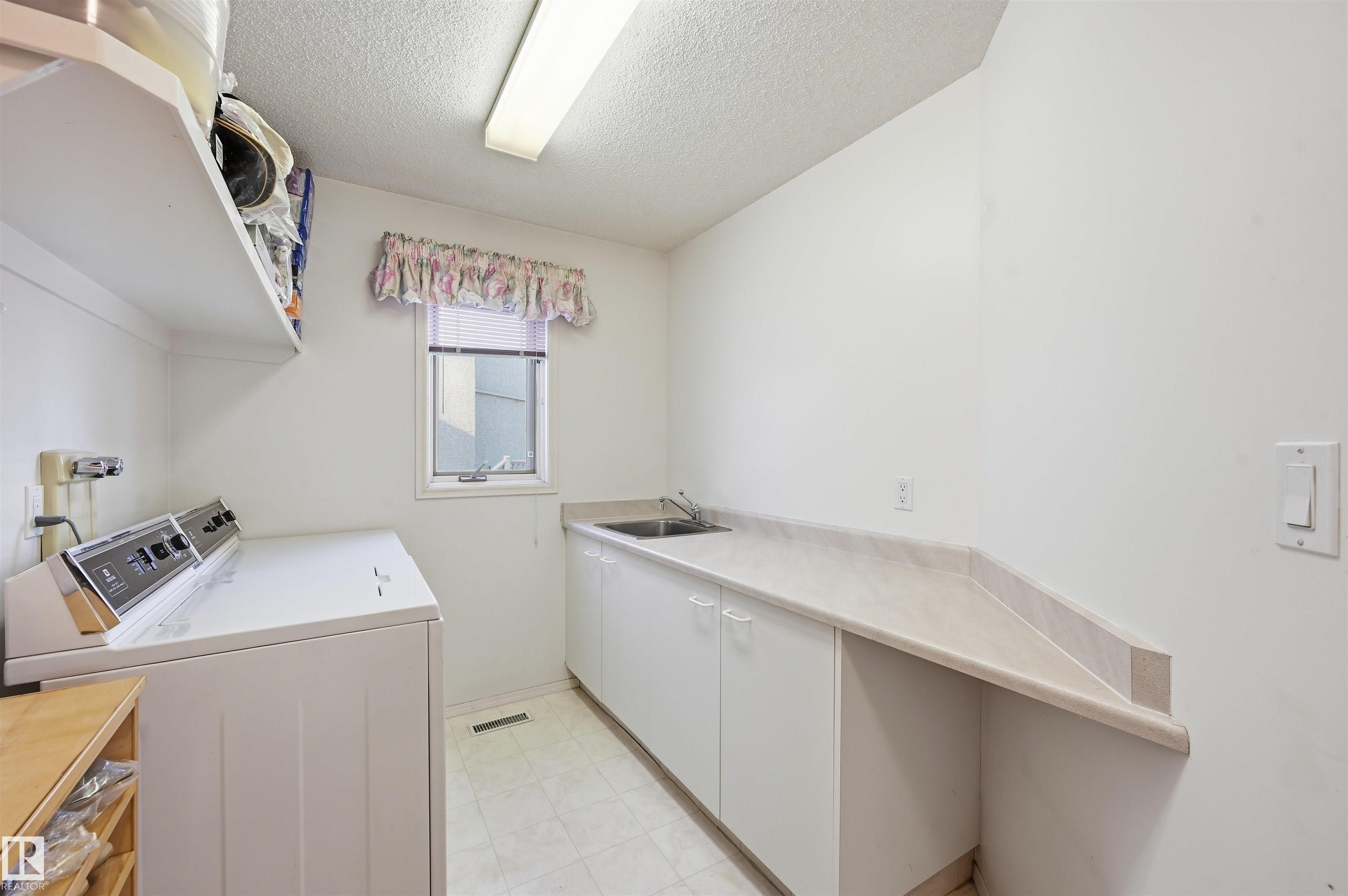 Photo 27 at 27 Cormack Crescent NW, Carter Crest, Edmonton