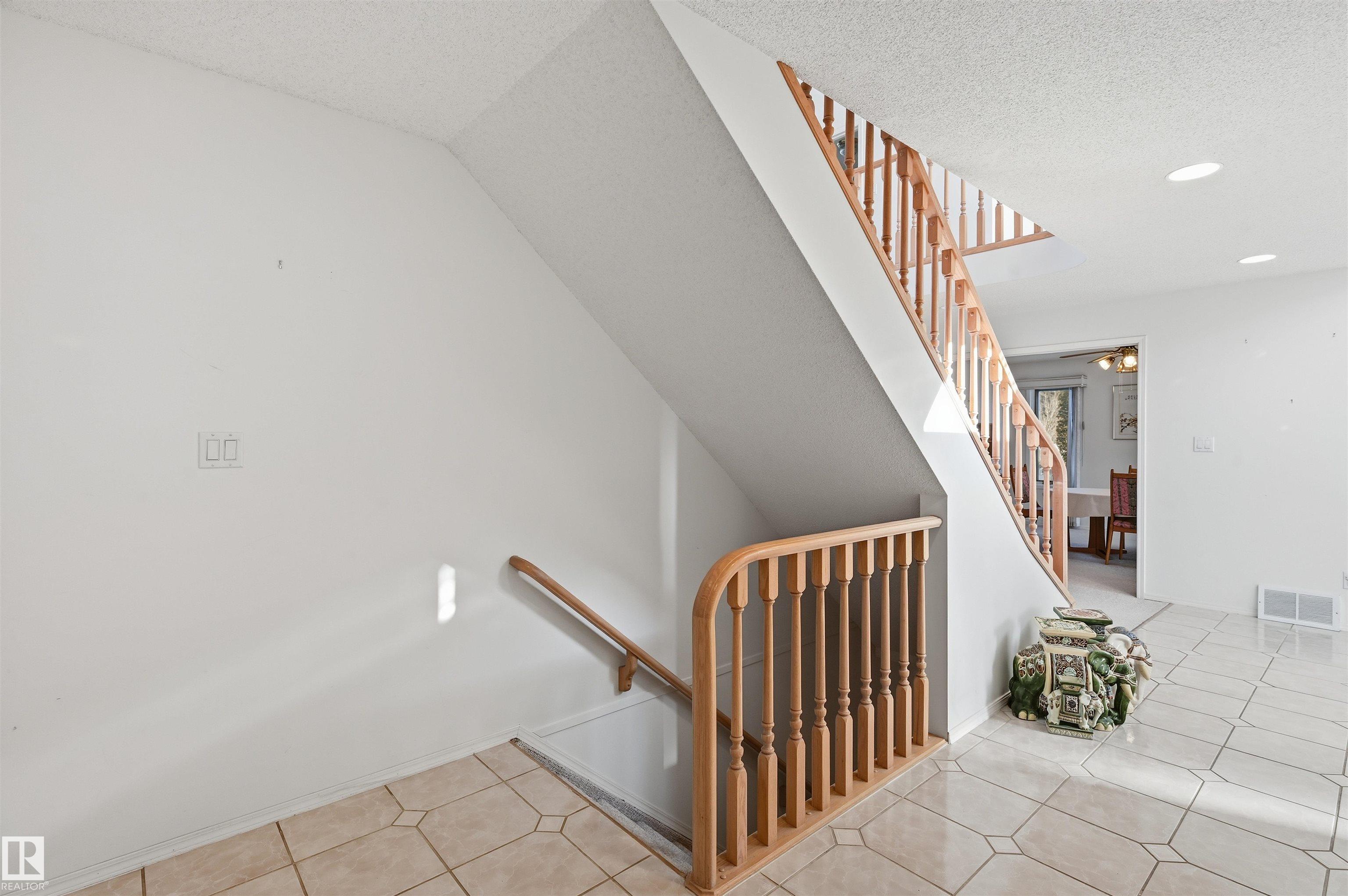 Photo 45 at 27 Cormack Crescent NW, Carter Crest, Edmonton