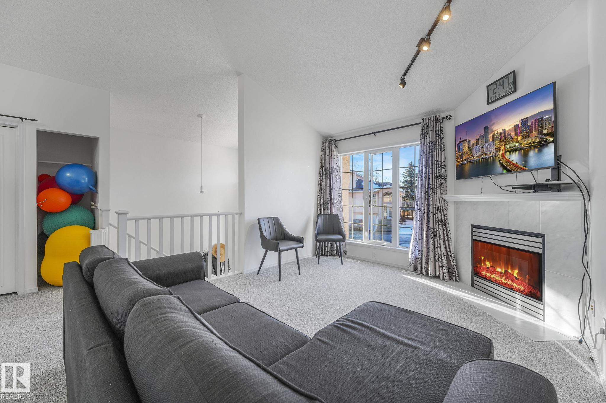 11105 9 Avenue NW, Twin Brooks, Edmonton