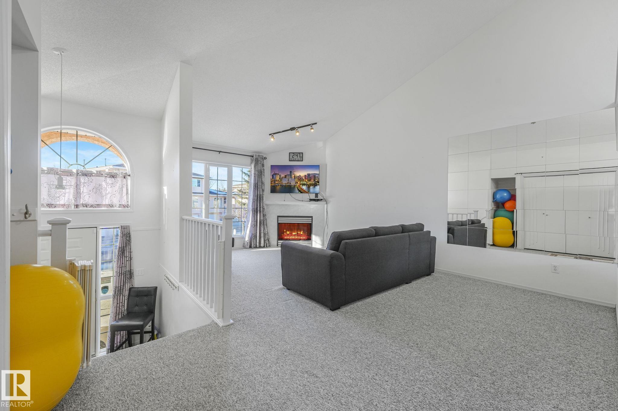 11105 9 Avenue NW, Twin Brooks, Edmonton