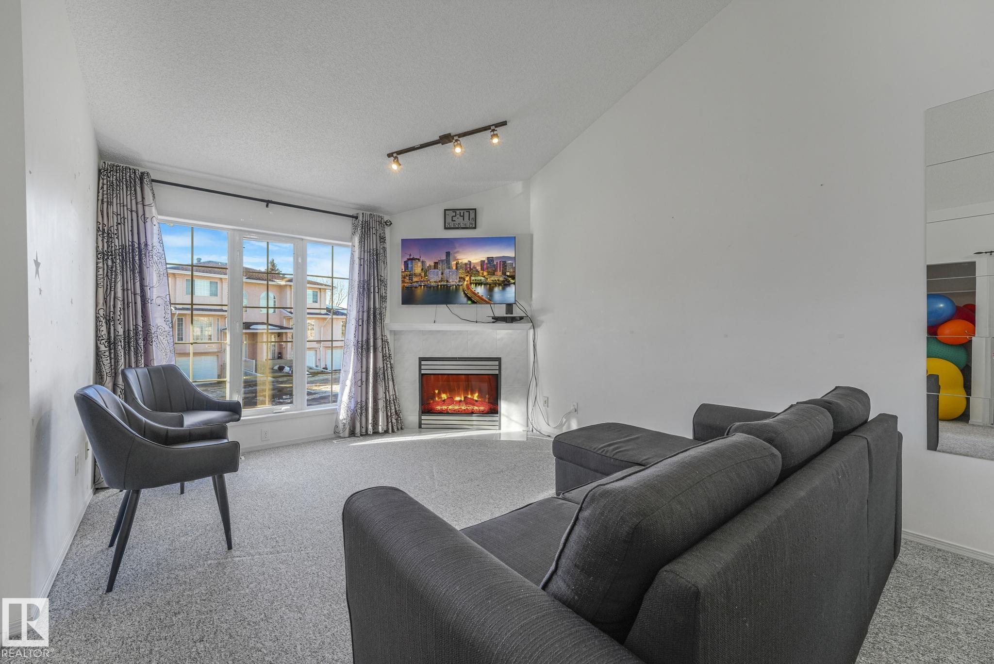 11105 9 Avenue NW, Twin Brooks, Edmonton