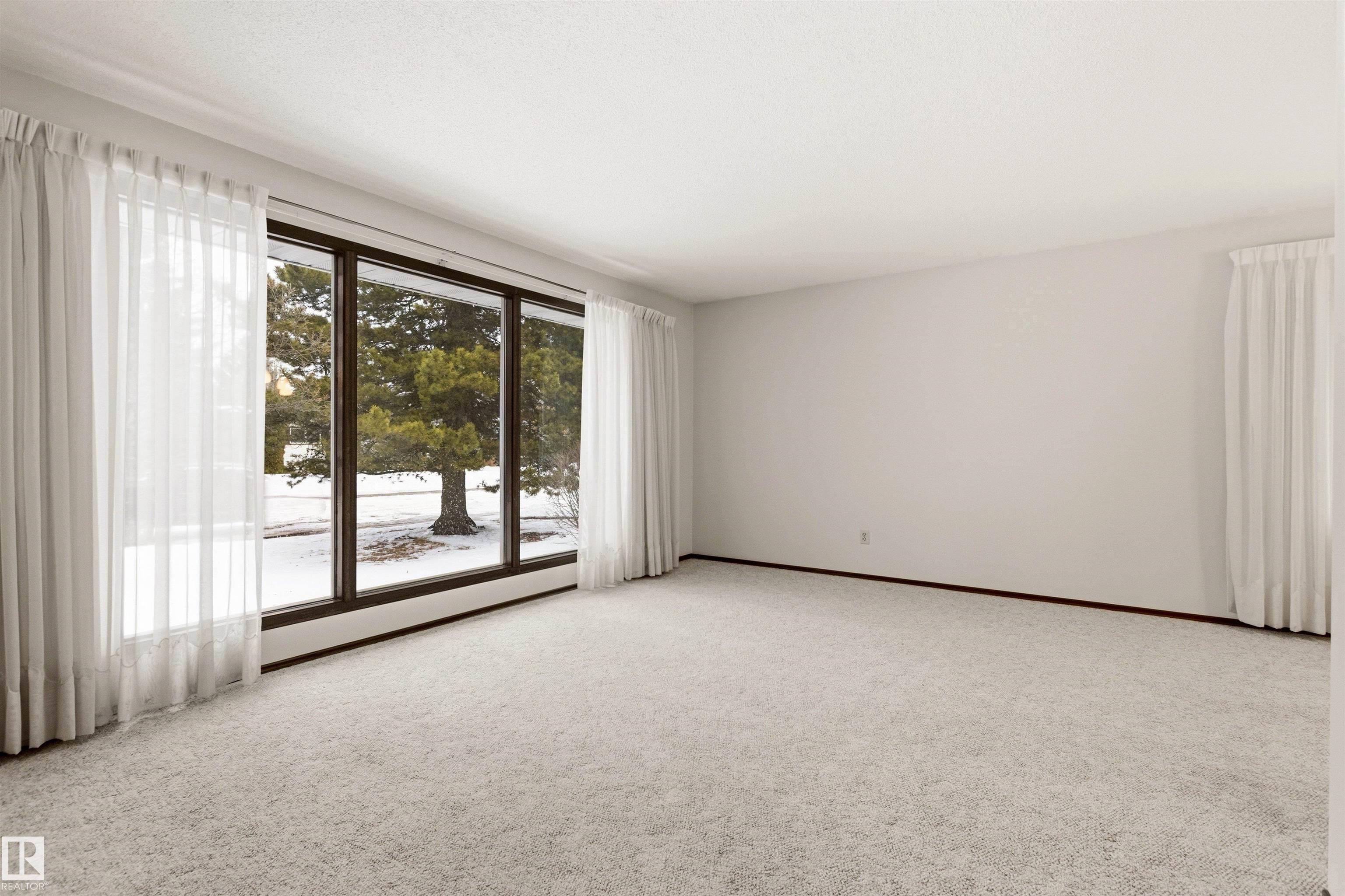 Photo 7 at 11323 35a Avenue NW, Greenfield, Edmonton