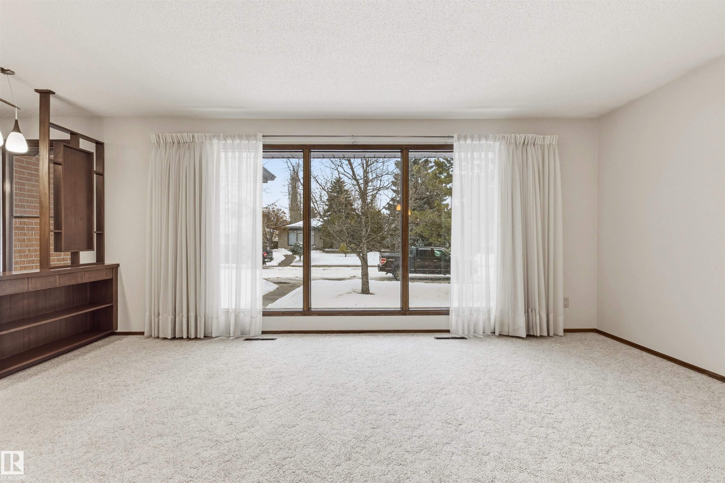 Photo 9 at 11323 35a Avenue NW, Greenfield, Edmonton