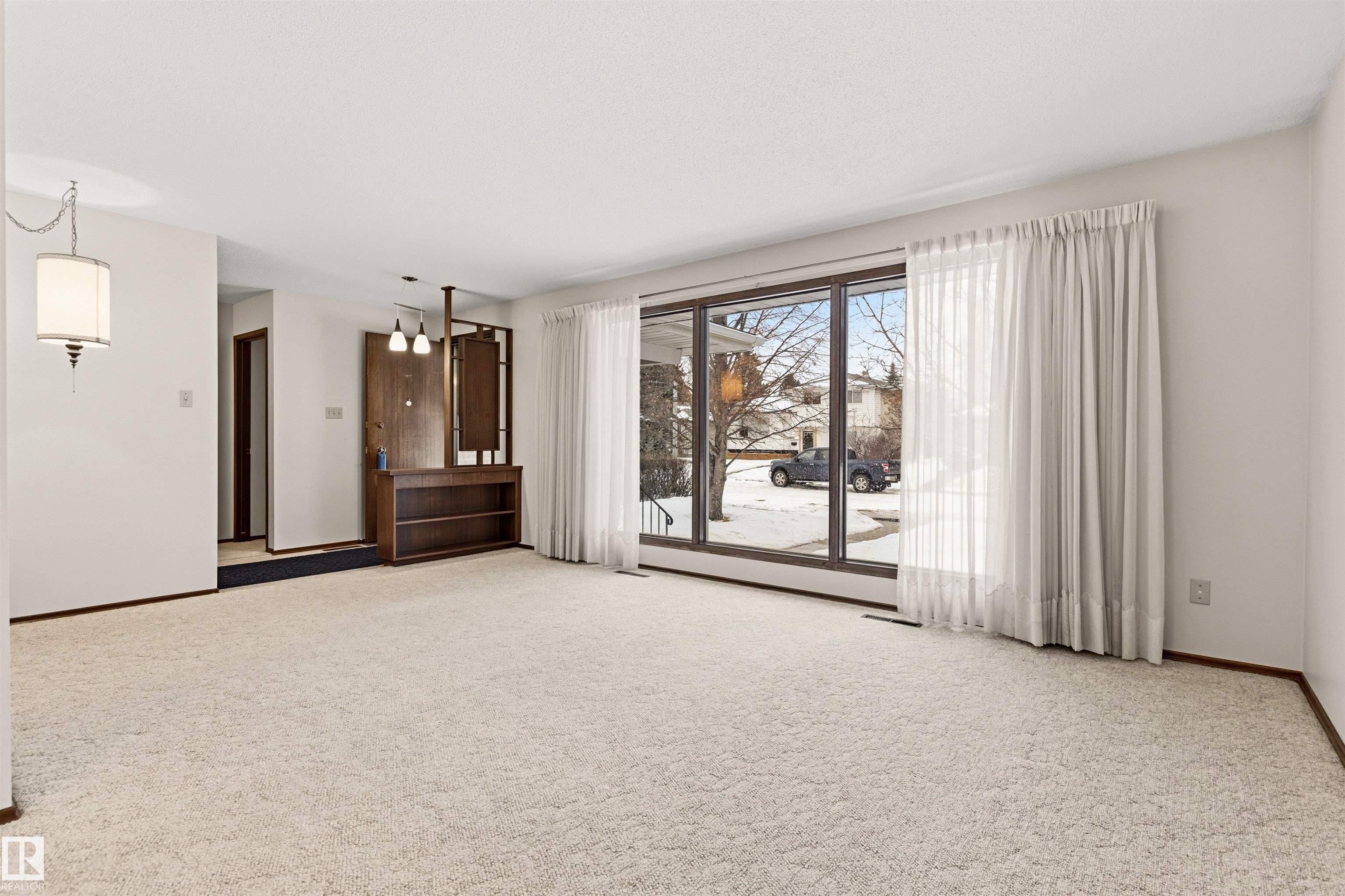 Photo 10 at 11323 35a Avenue NW, Greenfield, Edmonton