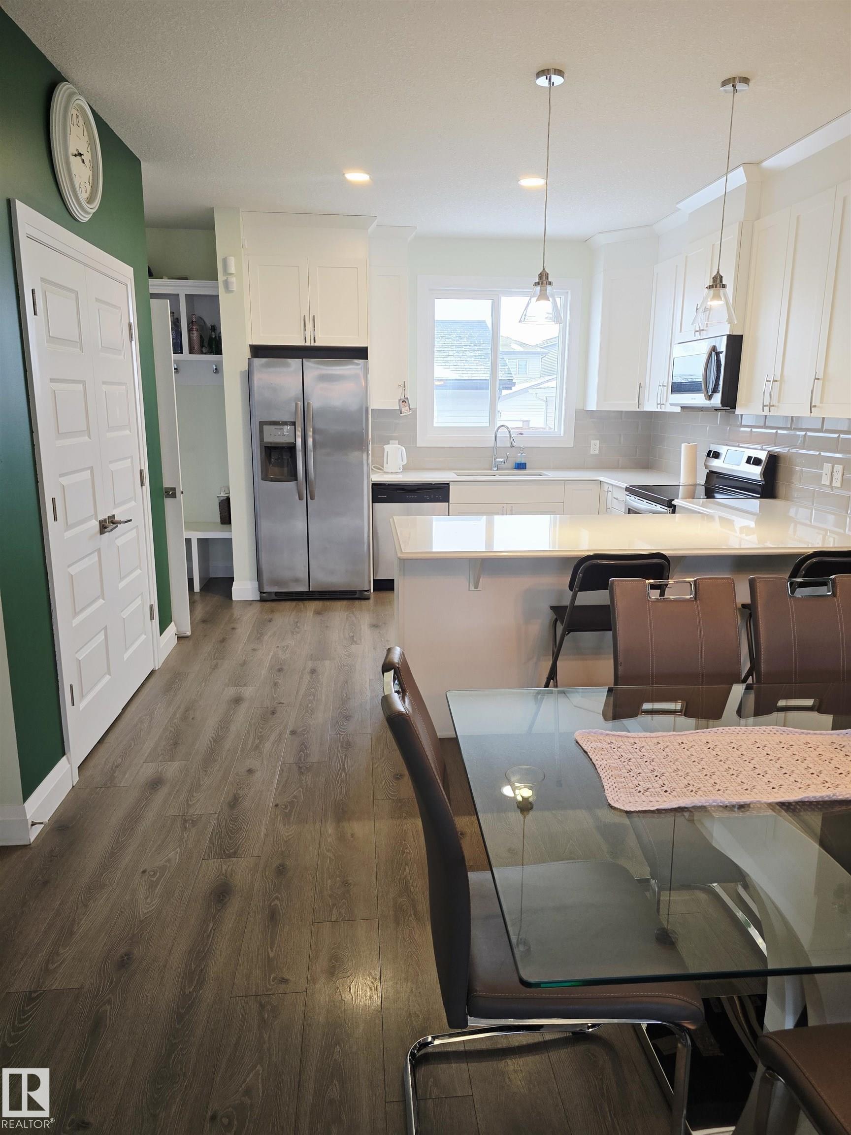 Picture for 389 Charlesworth Drive DR SW SW