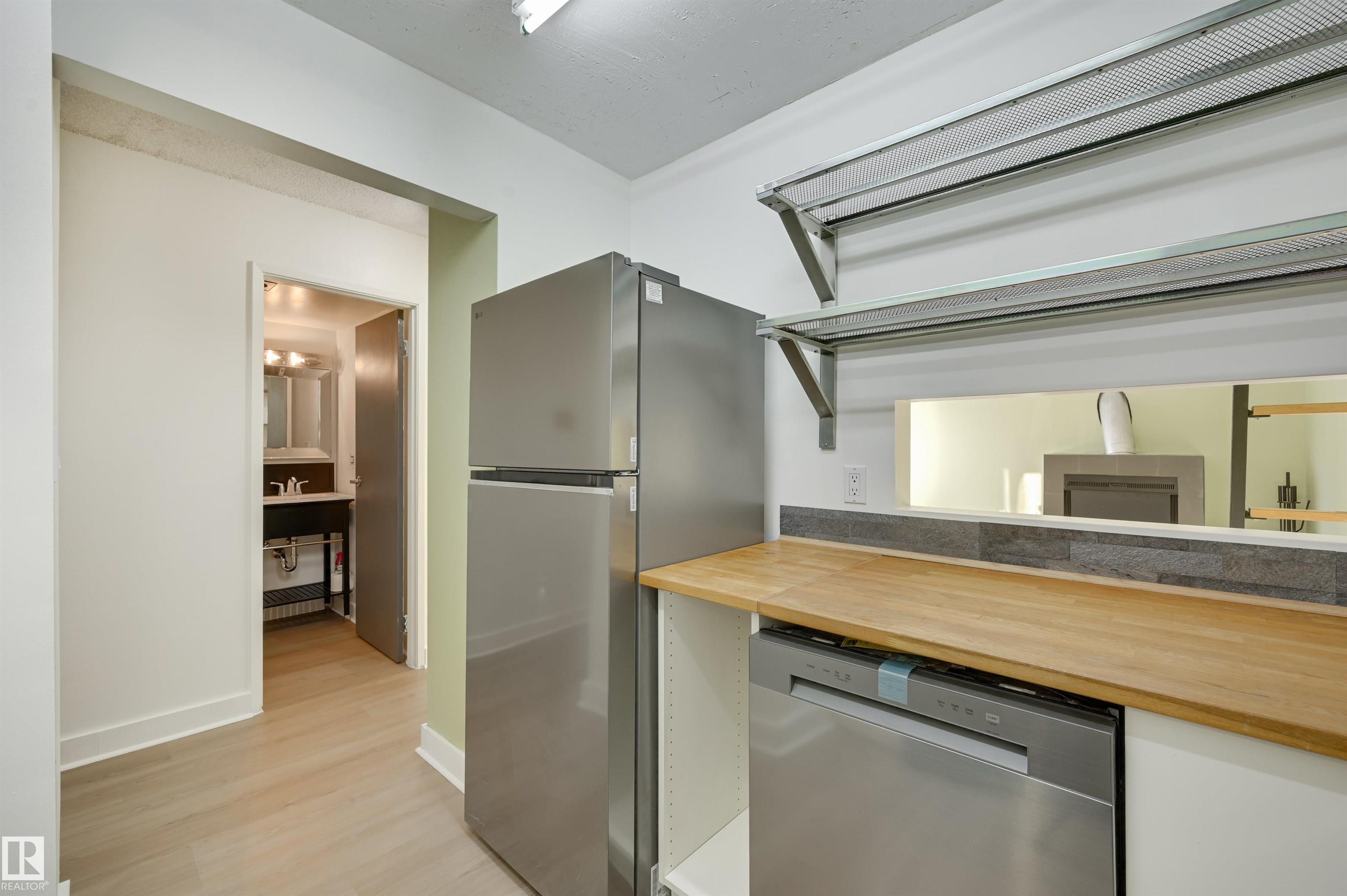 Photo 17 at 303 - 10138 116 Street NW, Wîhkwêntôwin, Edmonton