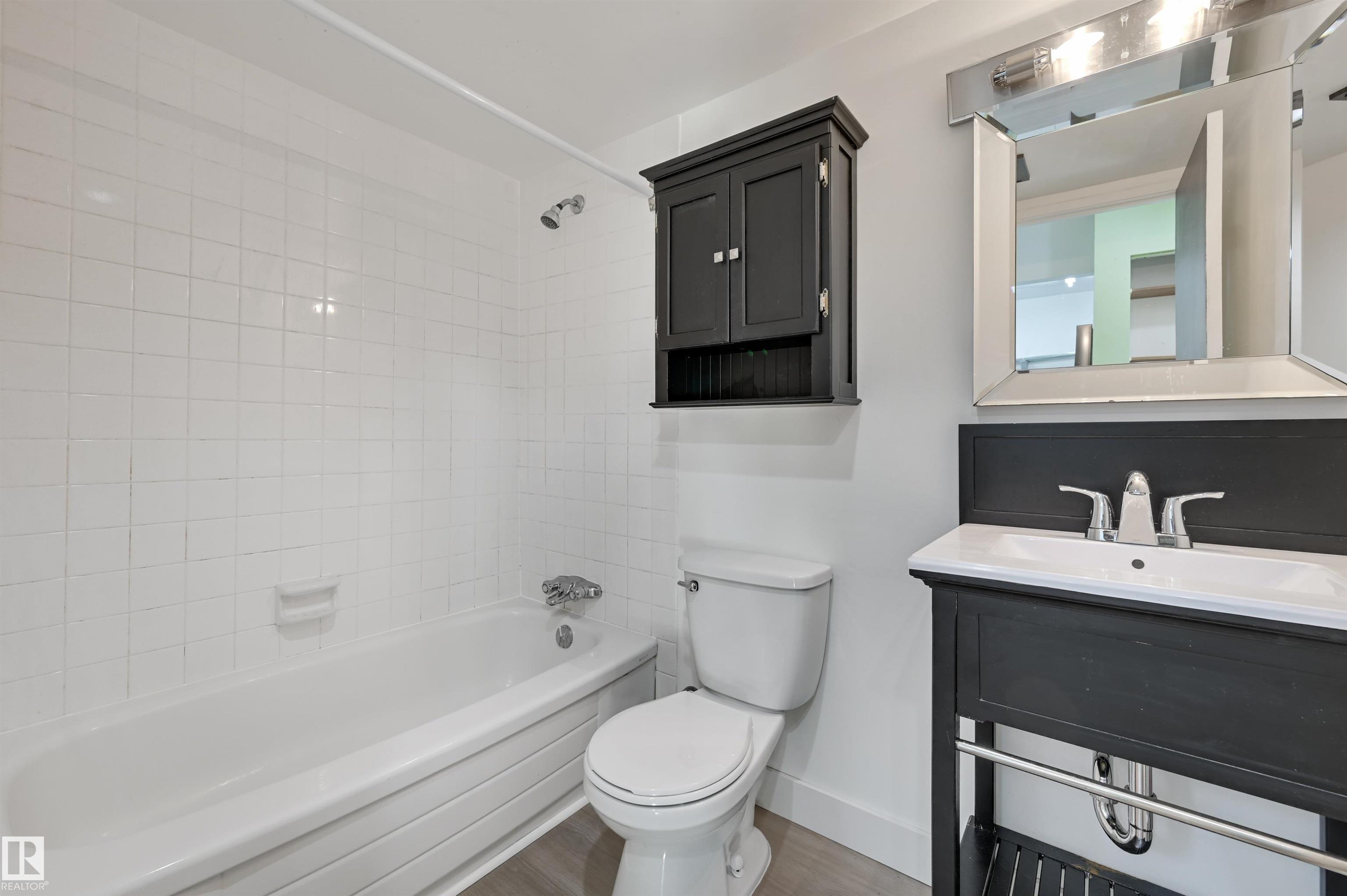 Photo 21 at 303 - 10138 116 Street NW, Wîhkwêntôwin, Edmonton