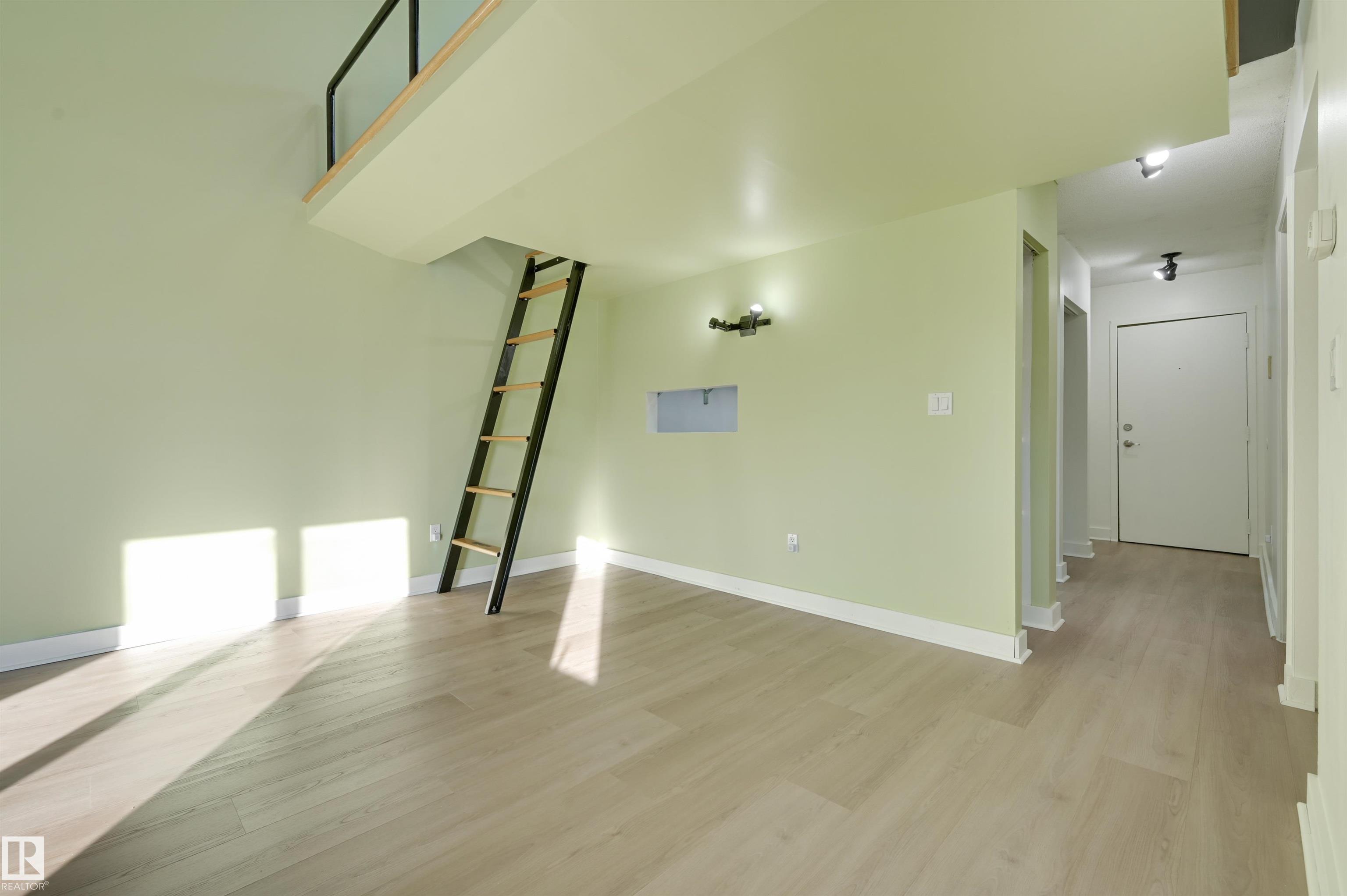 Photo 7 at 303 - 10138 116 Street NW, Wîhkwêntôwin, Edmonton