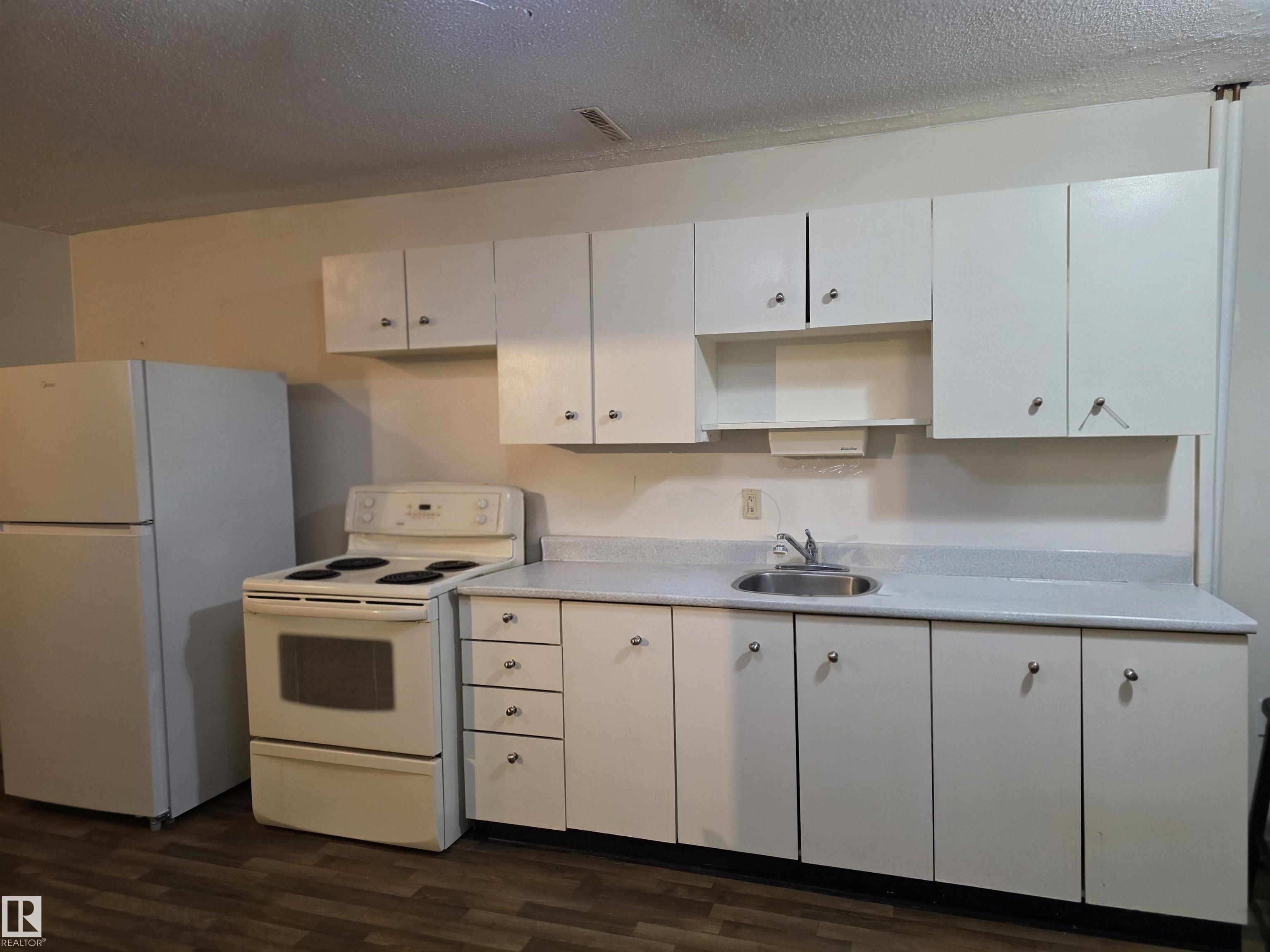 Photo 22 at 16142 110b Avenue NW, Mayfield, Edmonton