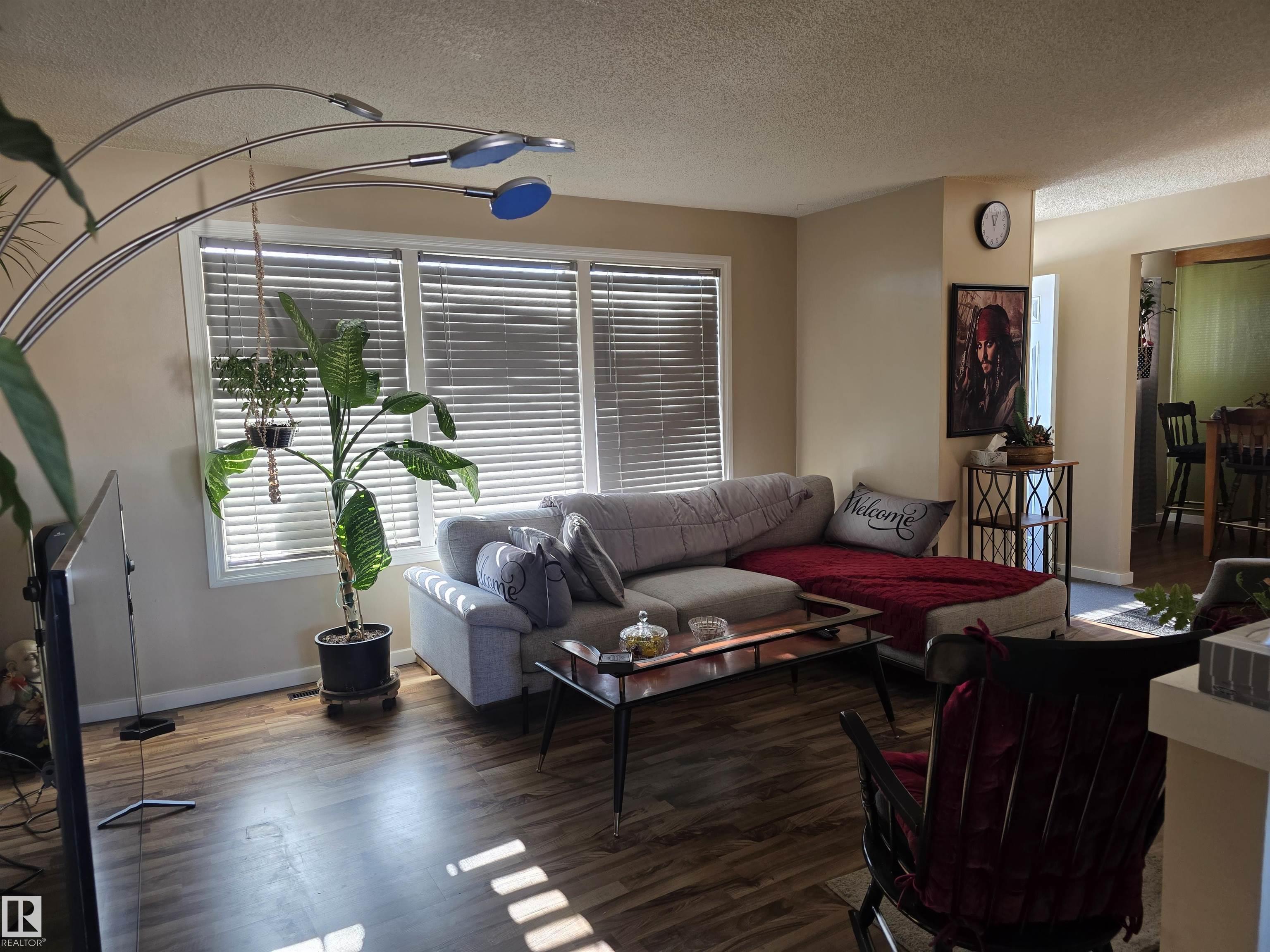 Photo 6 at 16142 110b Avenue NW, Mayfield, Edmonton