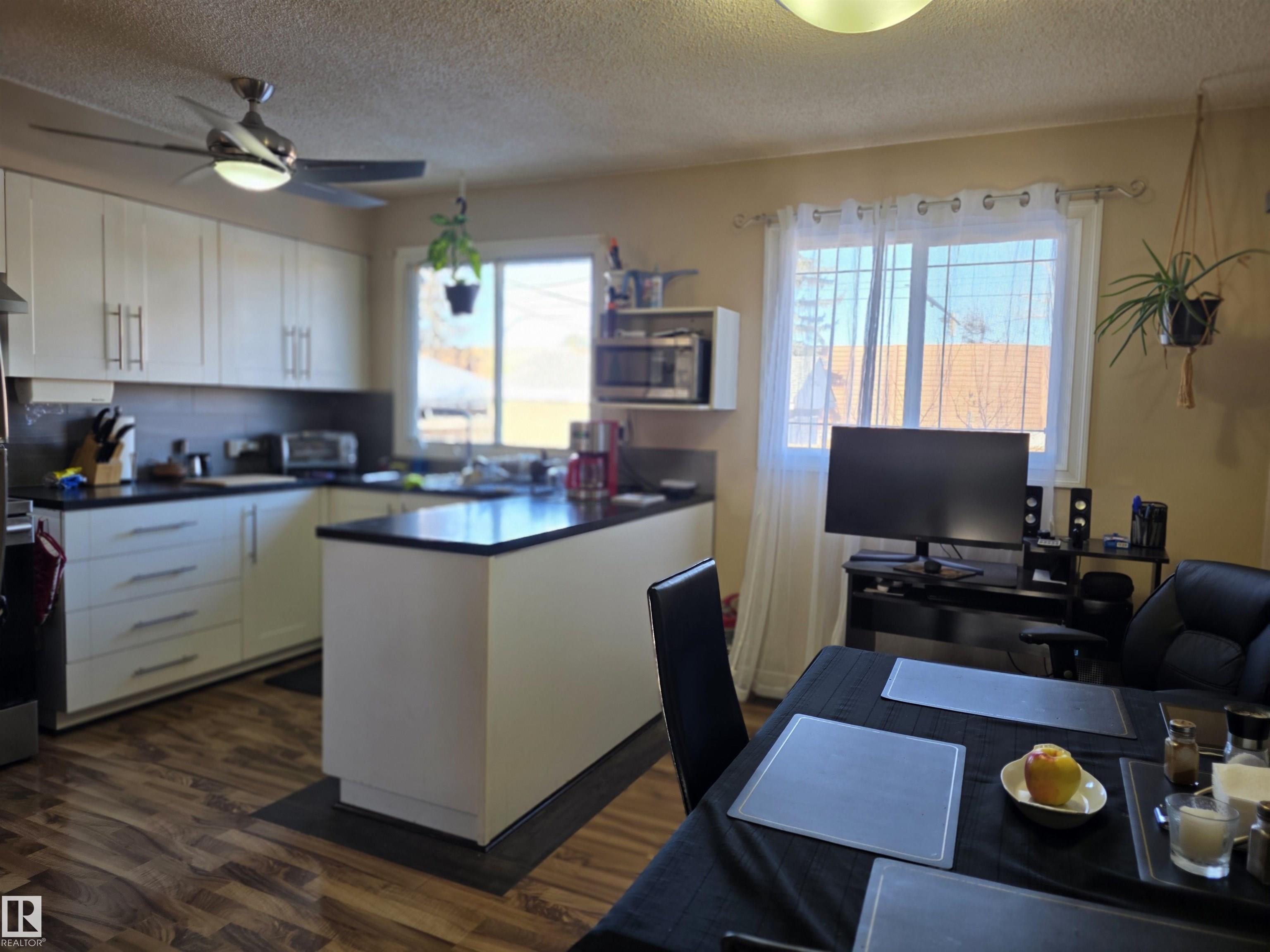 Photo 10 at 16142 110b Avenue NW, Mayfield, Edmonton