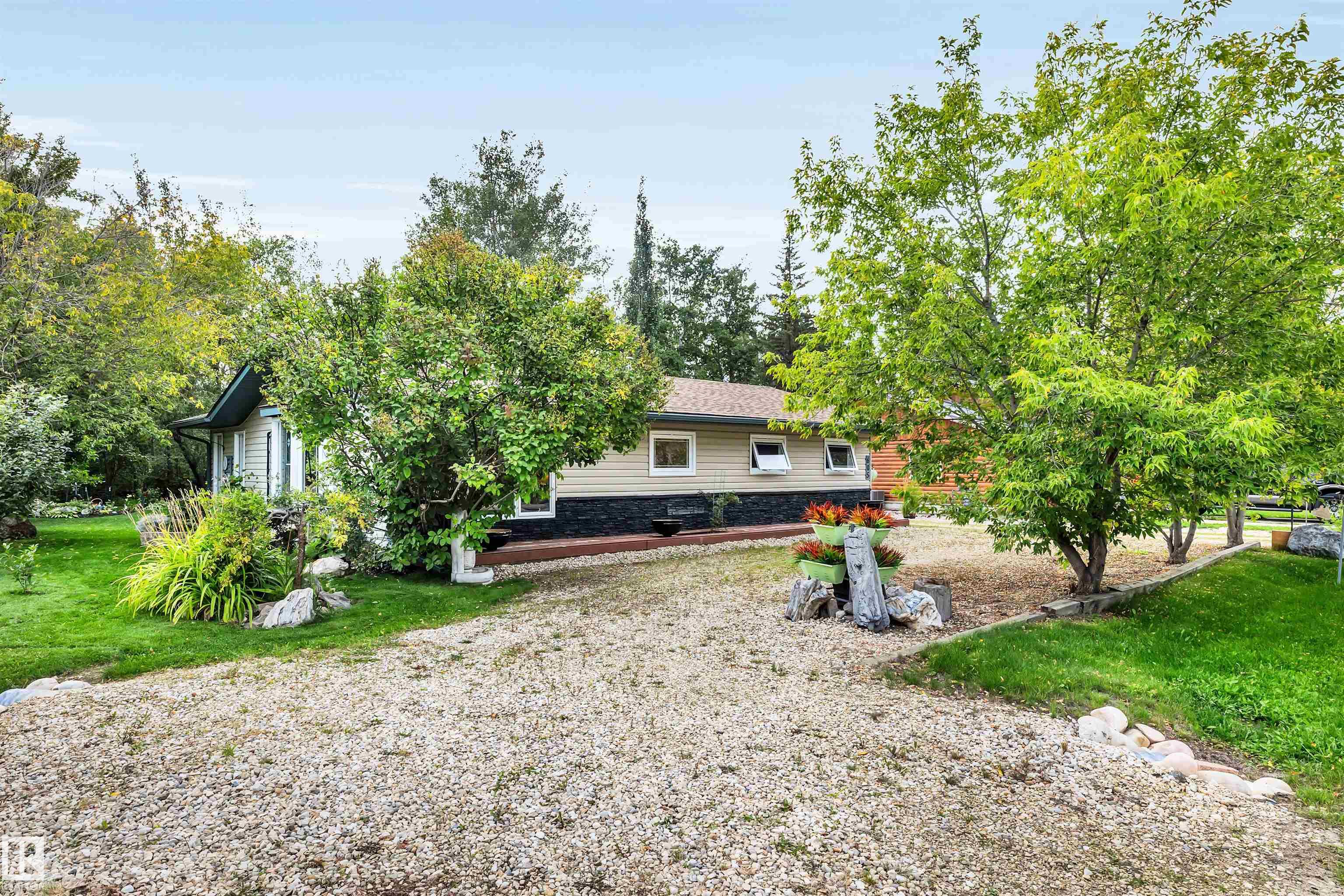 Photo 3 at 605 6st. Ross Haven, Ross Haven, Rural Lac Ste. Anne County