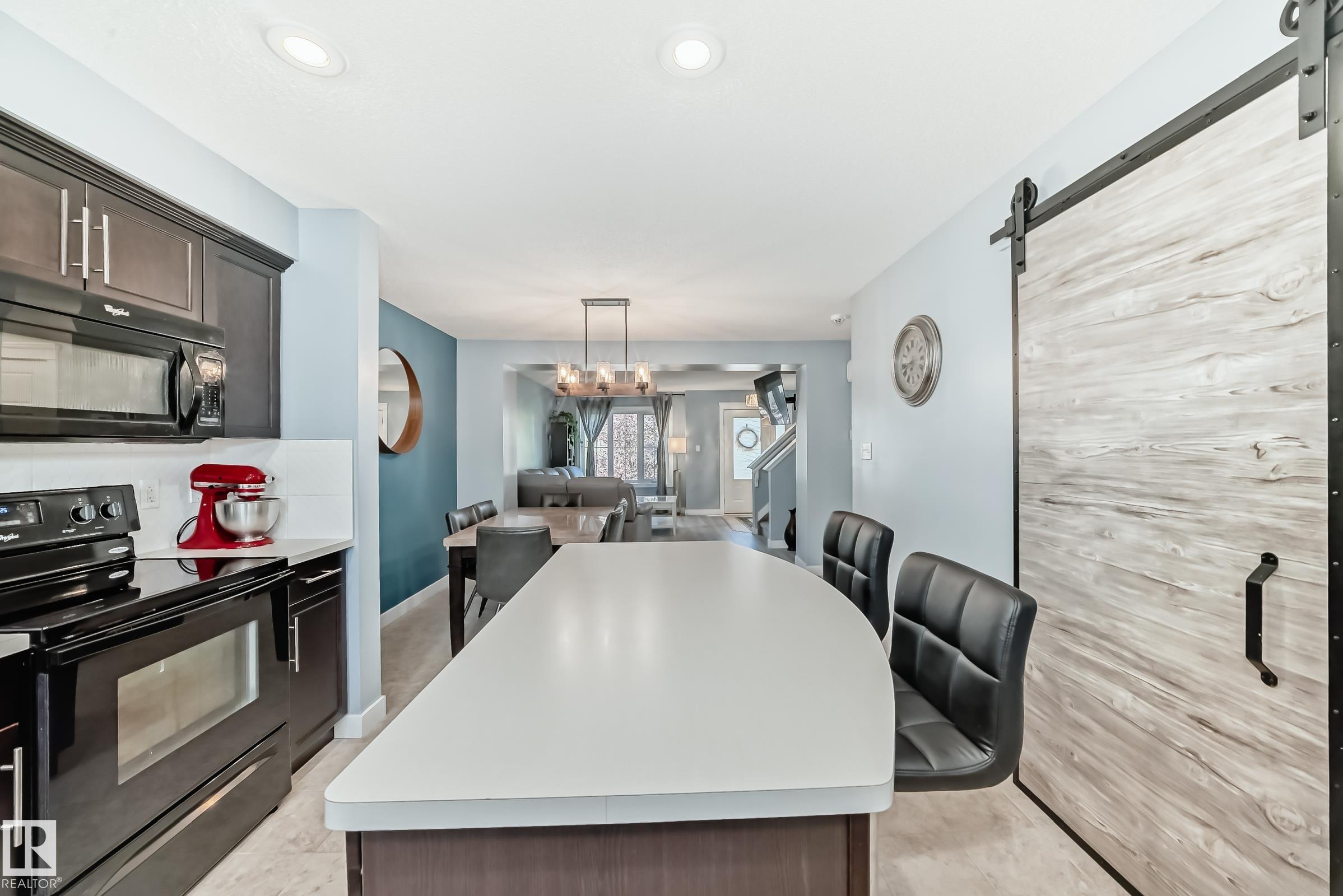 Photo 19 at 327 Desrochers Boulevard SW, Desrochers Area, Edmonton