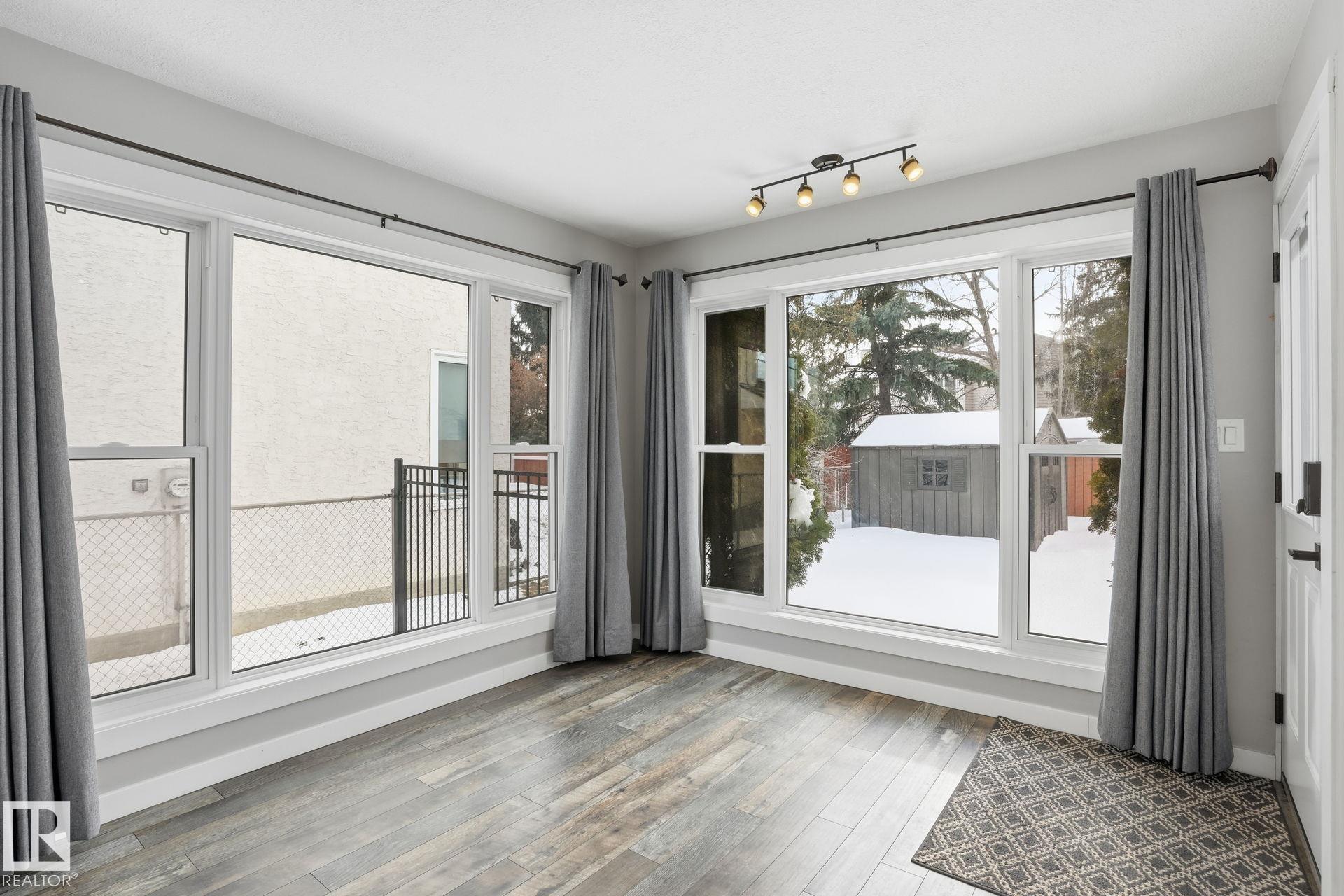 Photo 21 at 11019 10 Avenue NW, Twin Brooks, Edmonton