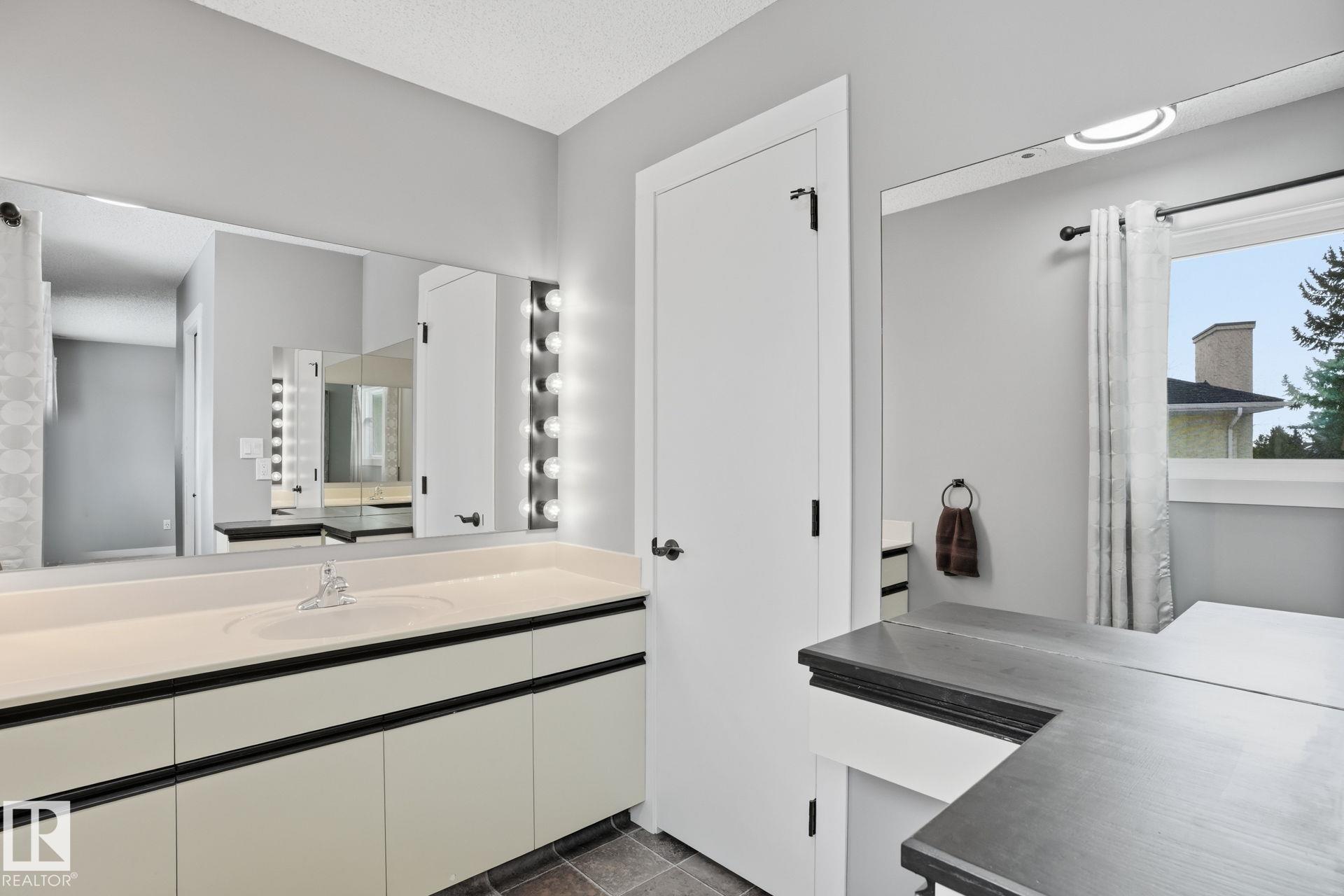 Photo 30 at 11019 10 Avenue NW, Twin Brooks, Edmonton