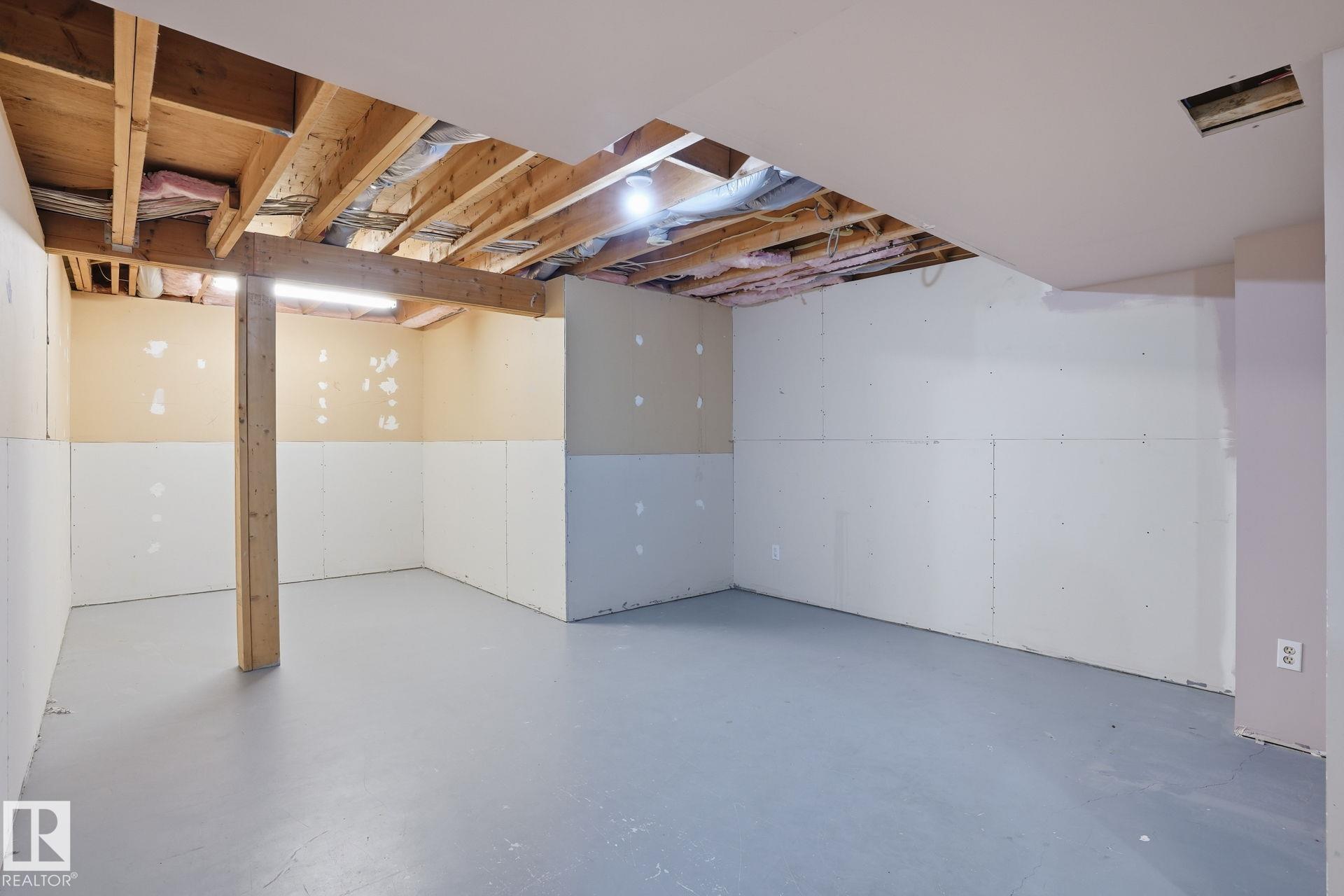 Photo 39 at 11019 10 Avenue NW, Twin Brooks, Edmonton