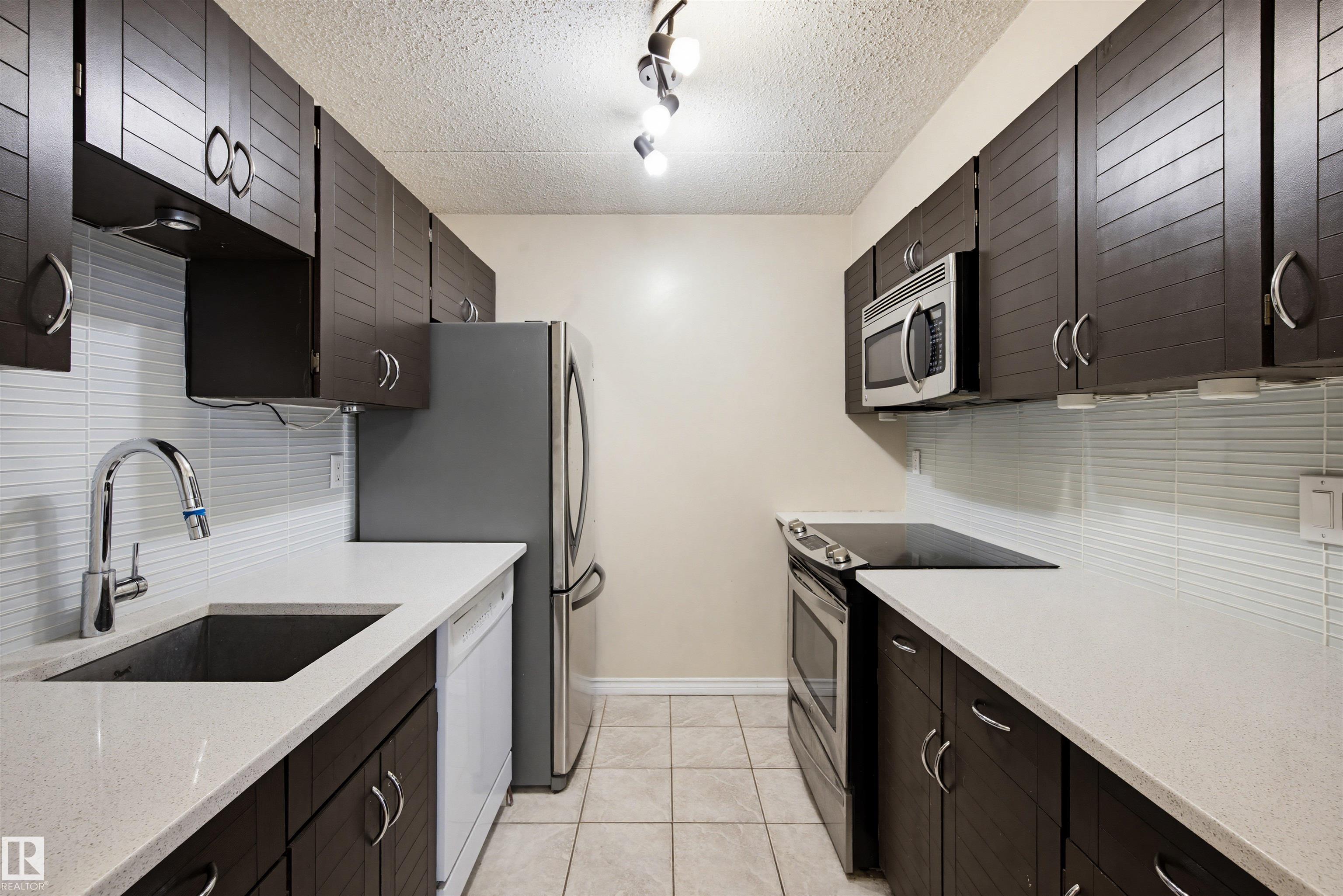 1106 - 9917 110 Street NW, Wîhkwêntôwin, Edmonton