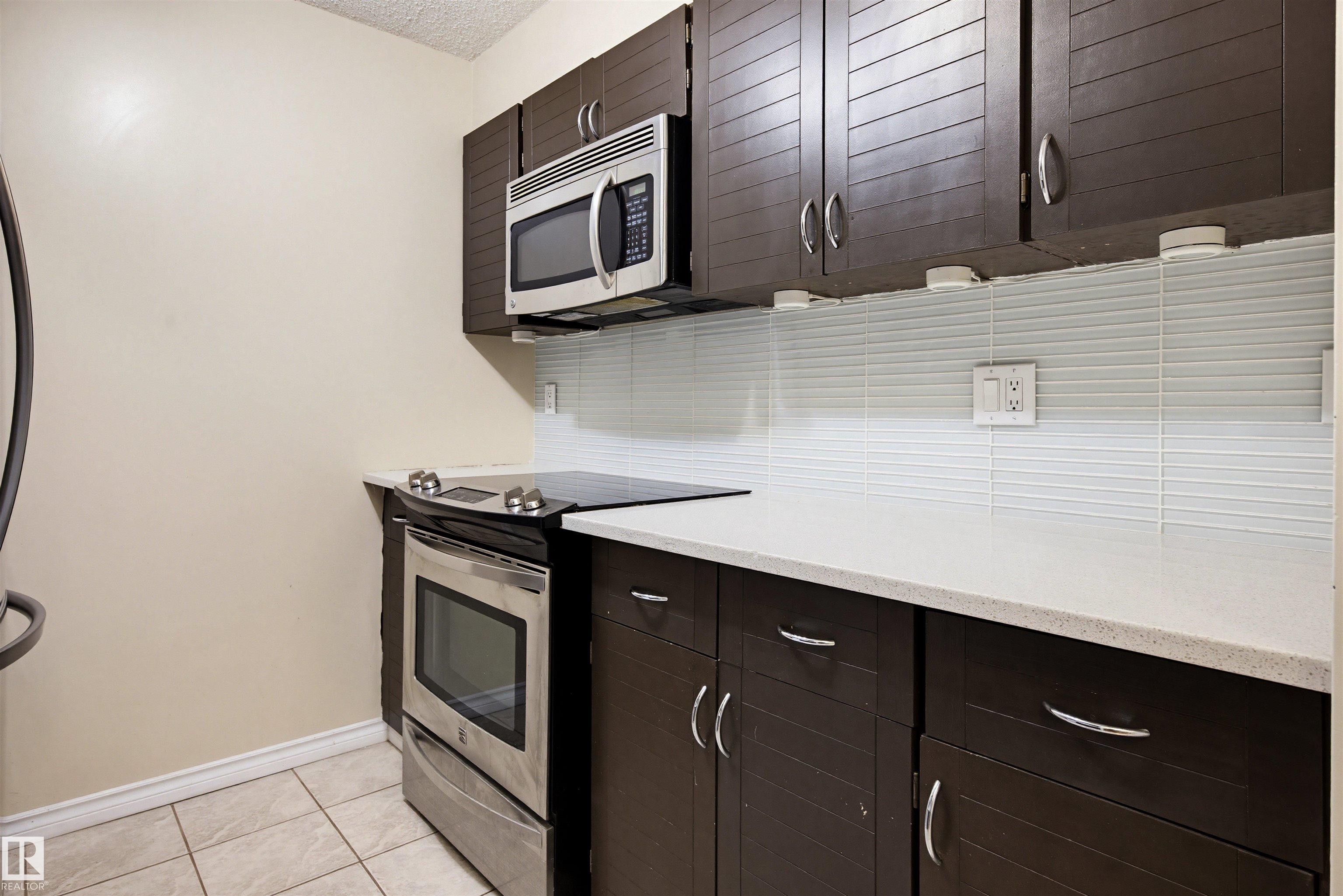 1106 - 9917 110 Street NW, Wîhkwêntôwin, Edmonton