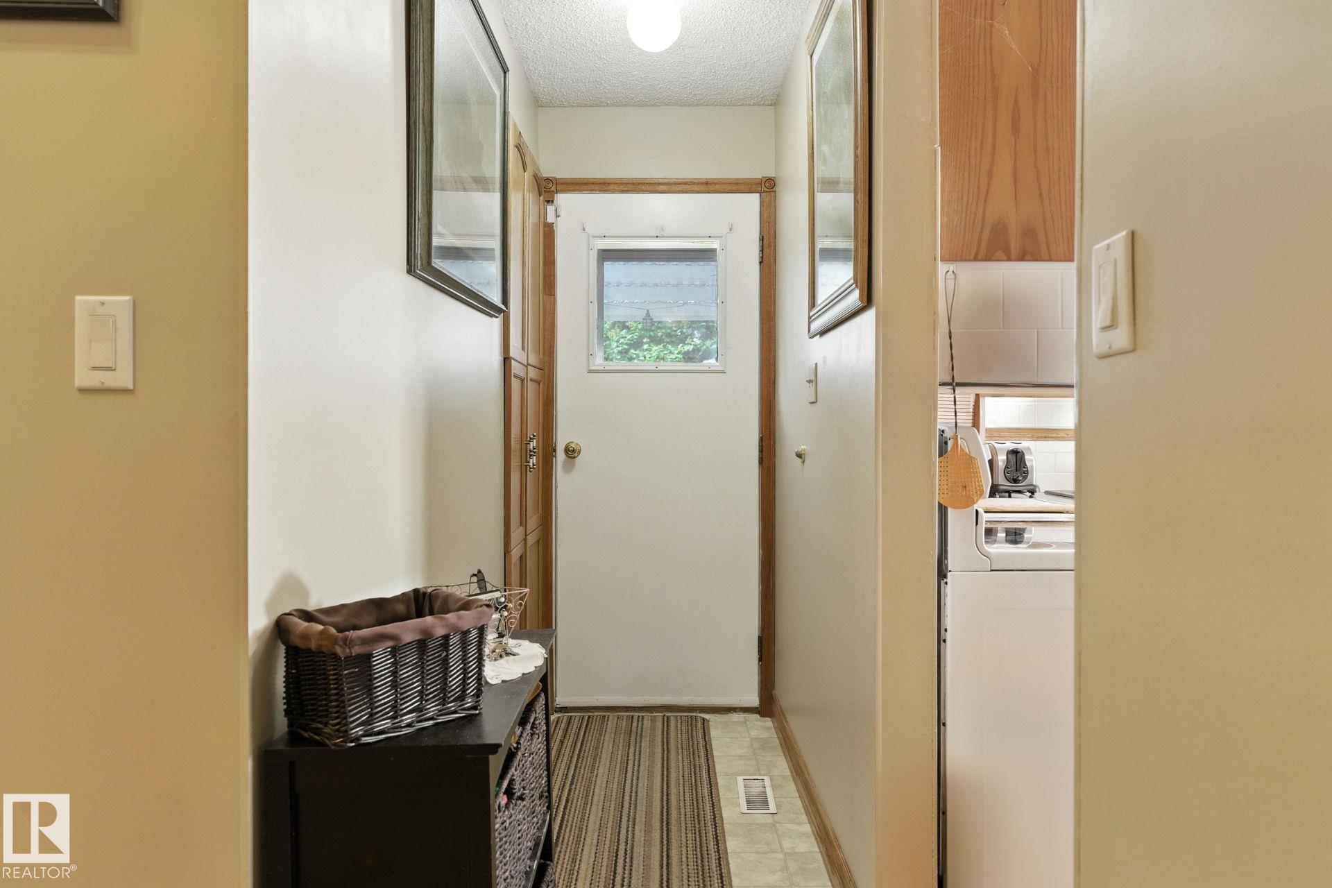 Photo 14 at 9608 98a Street, Morinville