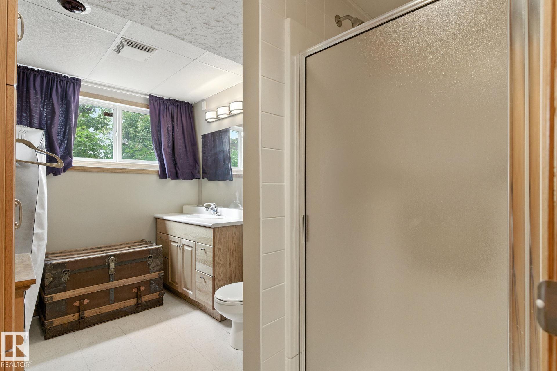 Photo 22 at 9608 98a Street, Morinville