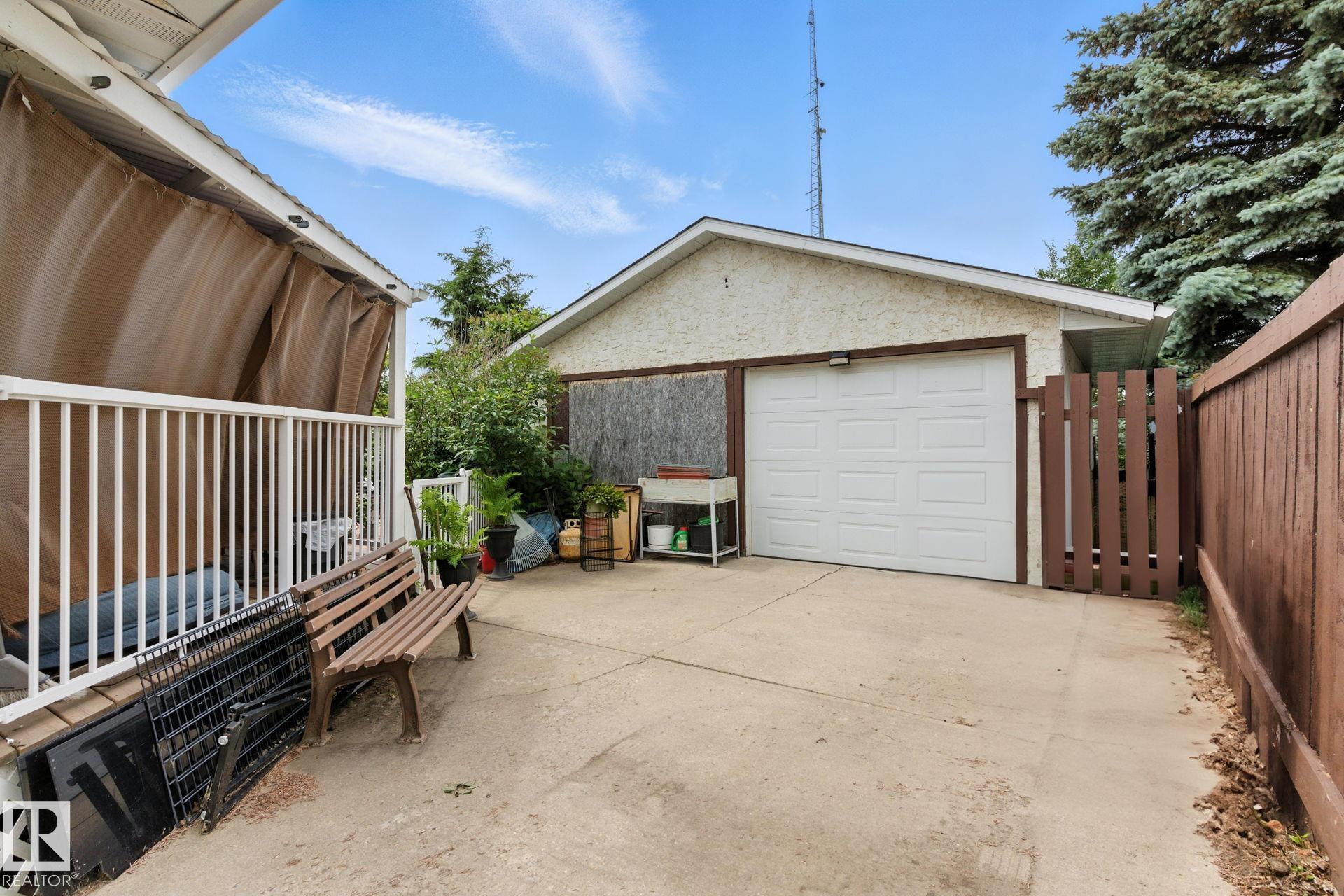 Photo 26 at 9608 98a Street, Morinville