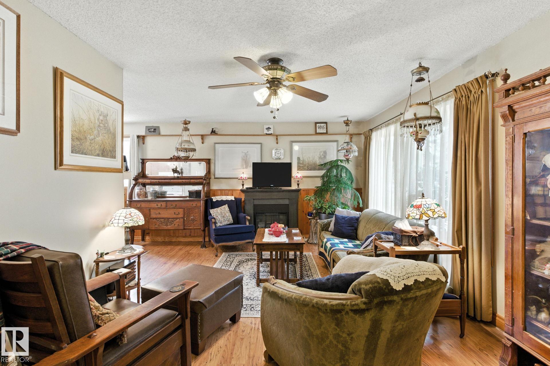 9608 98a Street, Morinville