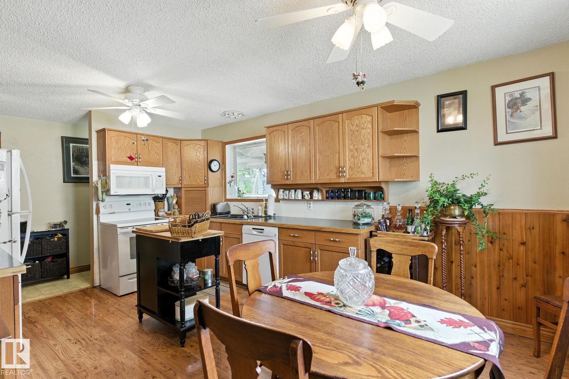 Photo 9 at 9608 98a Street, Morinville