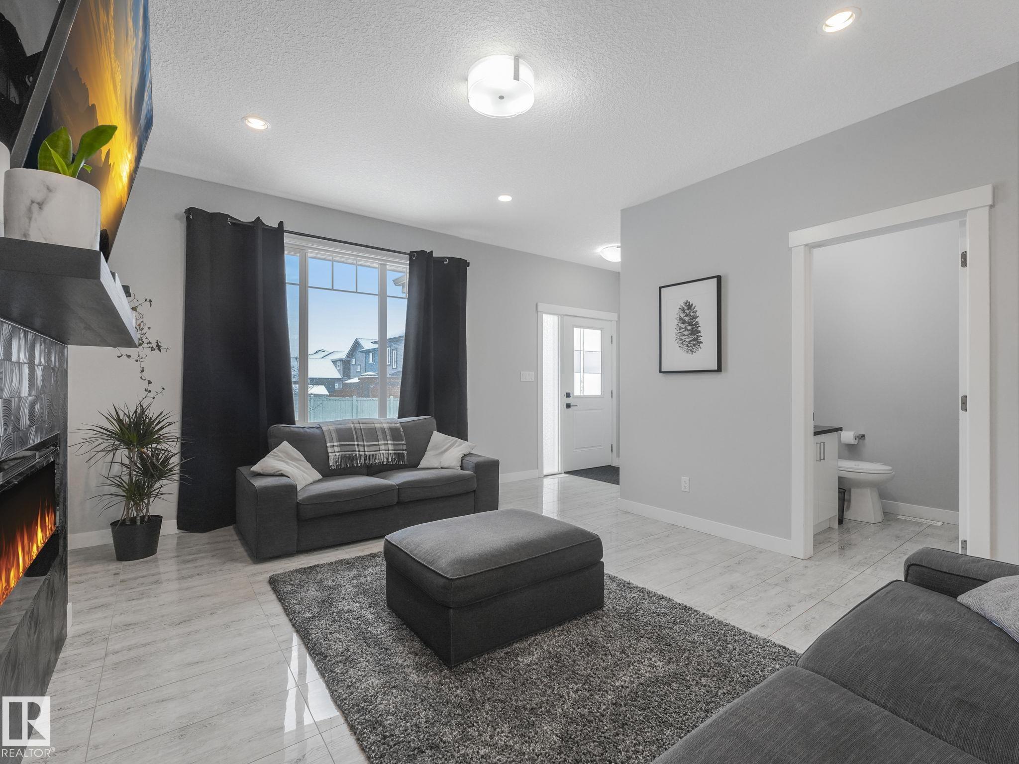 Photo 10 at 3510 48 Avenue, Forest Heights, Beaumont