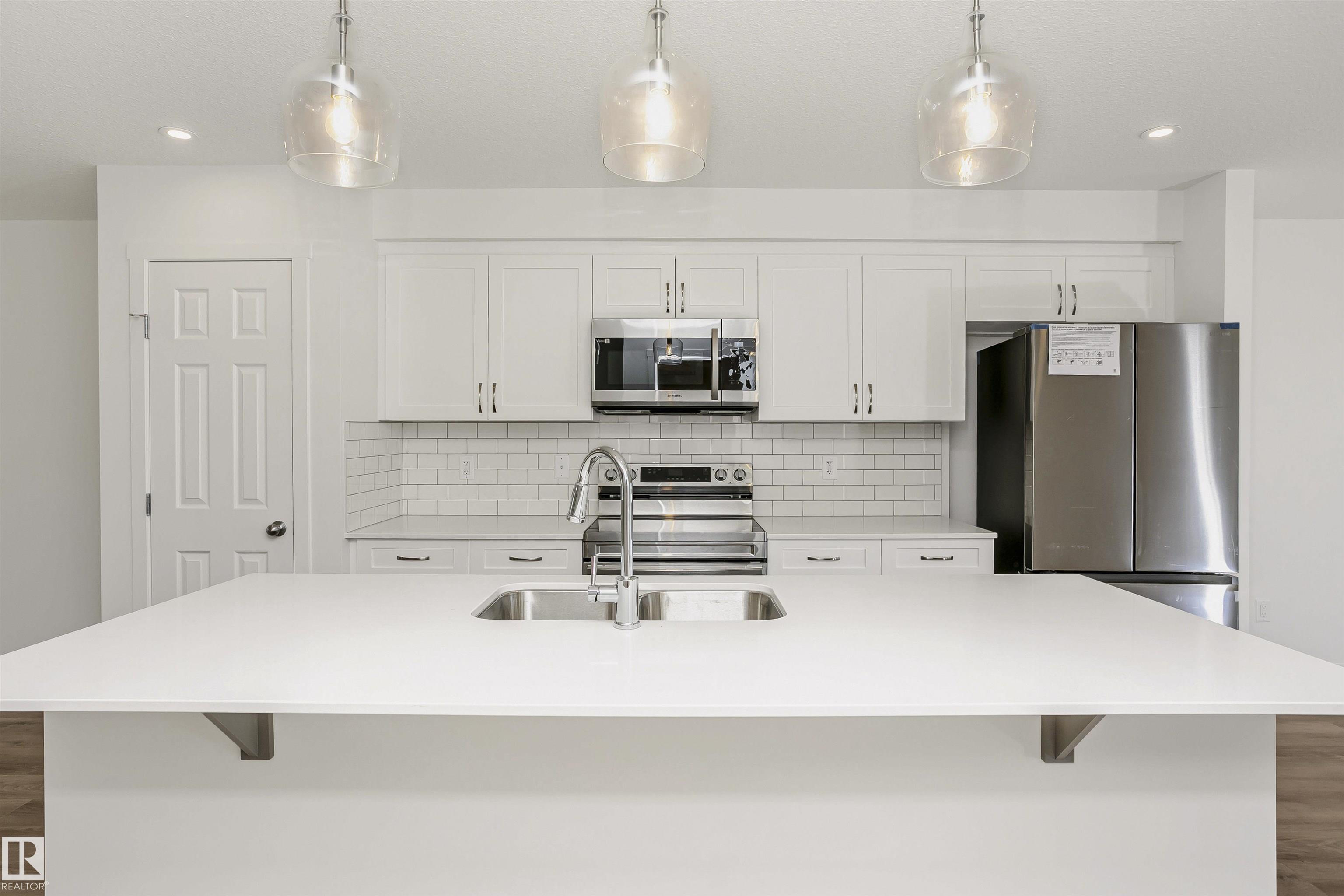 Photo 11 at 9552 Carson Bend SW, Chappelle Area, Edmonton