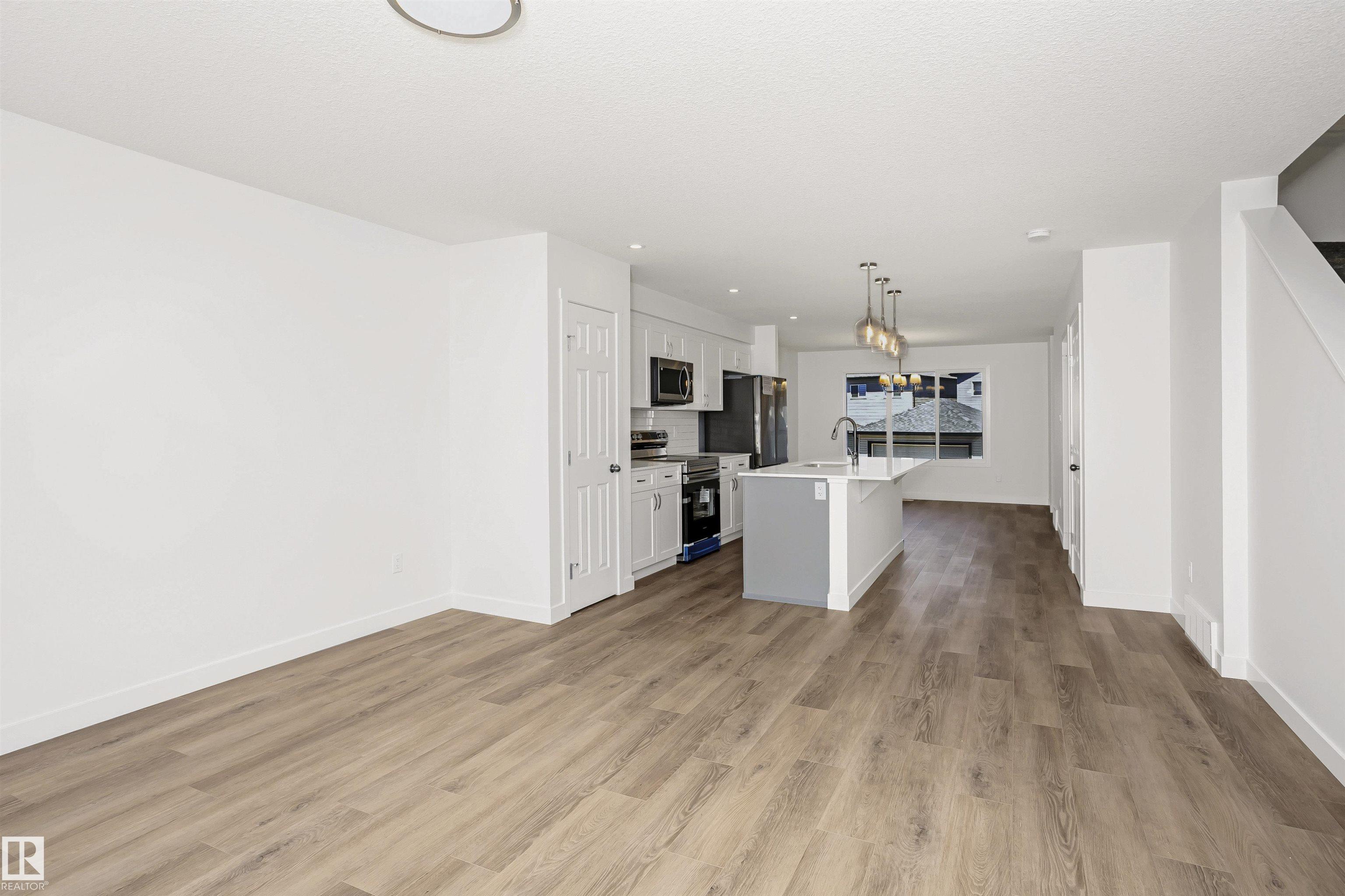 Photo 6 at 9552 Carson Bend SW, Chappelle Area, Edmonton