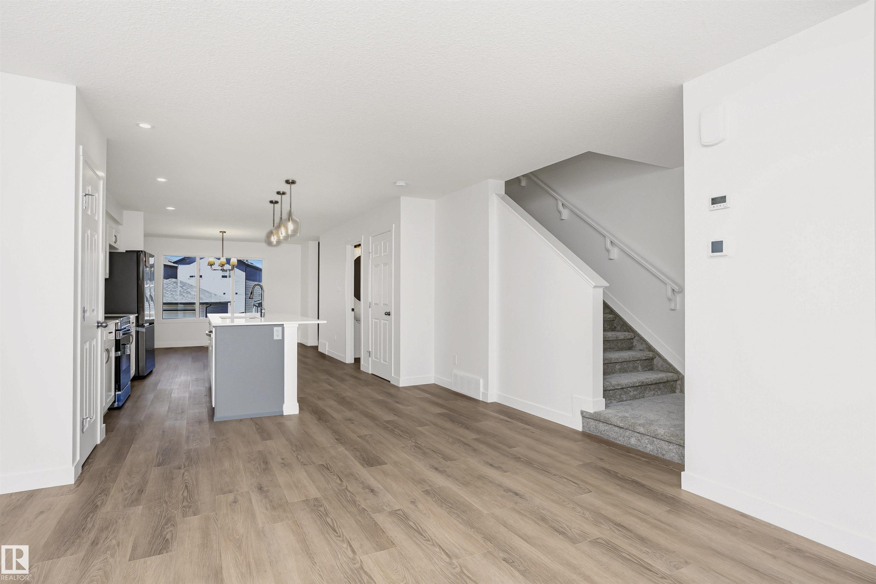 Photo 7 at 9552 Carson Bend SW, Chappelle Area, Edmonton