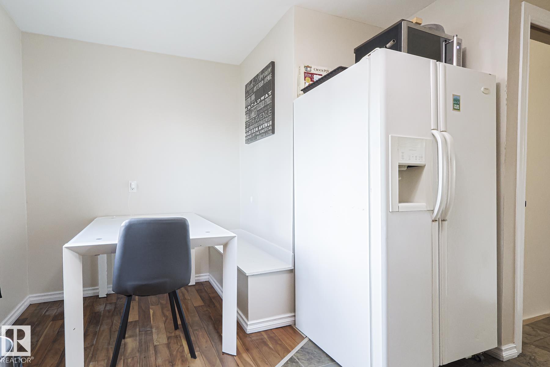 Photo 11 at 16025 100a Avenue NW, Glenwood, Edmonton