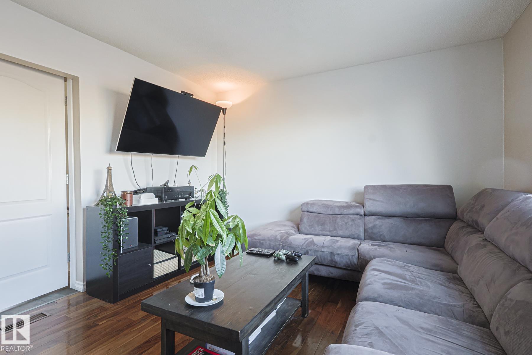 Photo 6 at 16025 100a Avenue NW, Glenwood, Edmonton