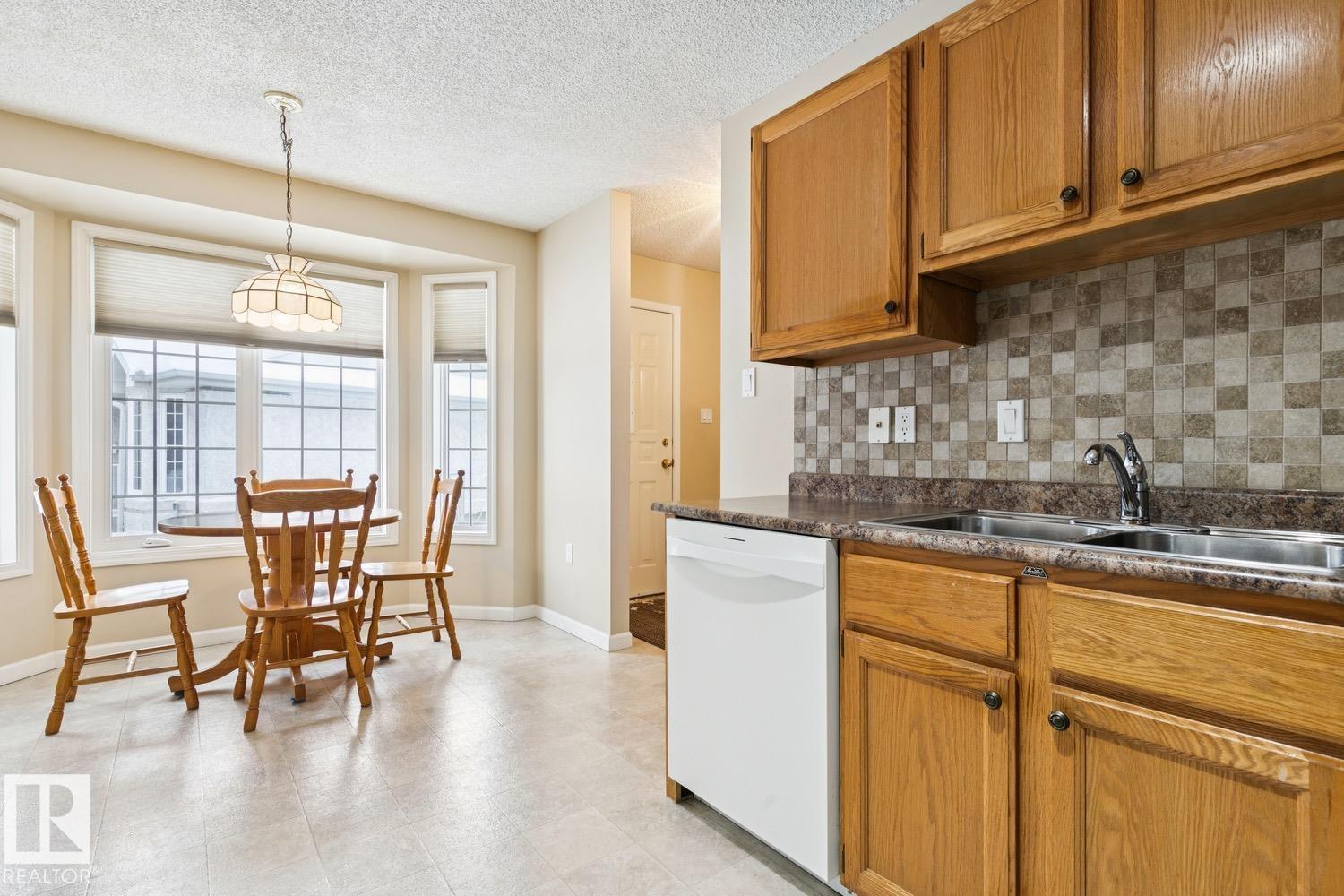 https://zimg.paragon.ice.com/ParagonImages/Property/PM/RAE/225388249/16/0/0/8e36fa1583dd7d1340314096bb4ff56d/1/999ab1536dc41aabda0f22835d31e177/225388249-007bf30e-8fc2-453e-8934-f22225305c4e.JPG