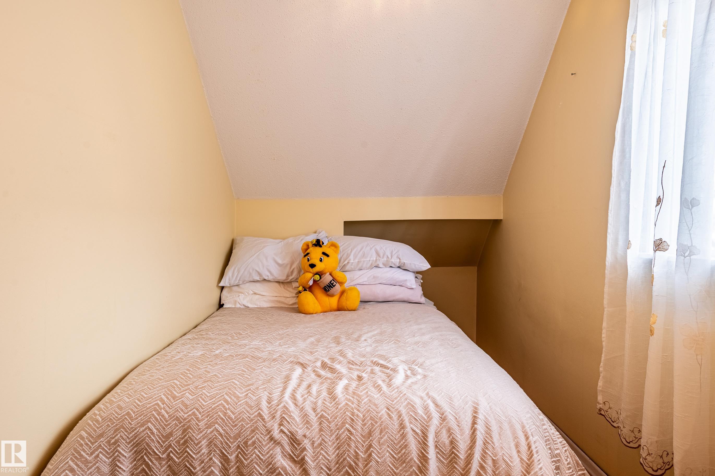 Photo 24 at 10532 157 Street NW, Britannia Youngstown, Edmonton