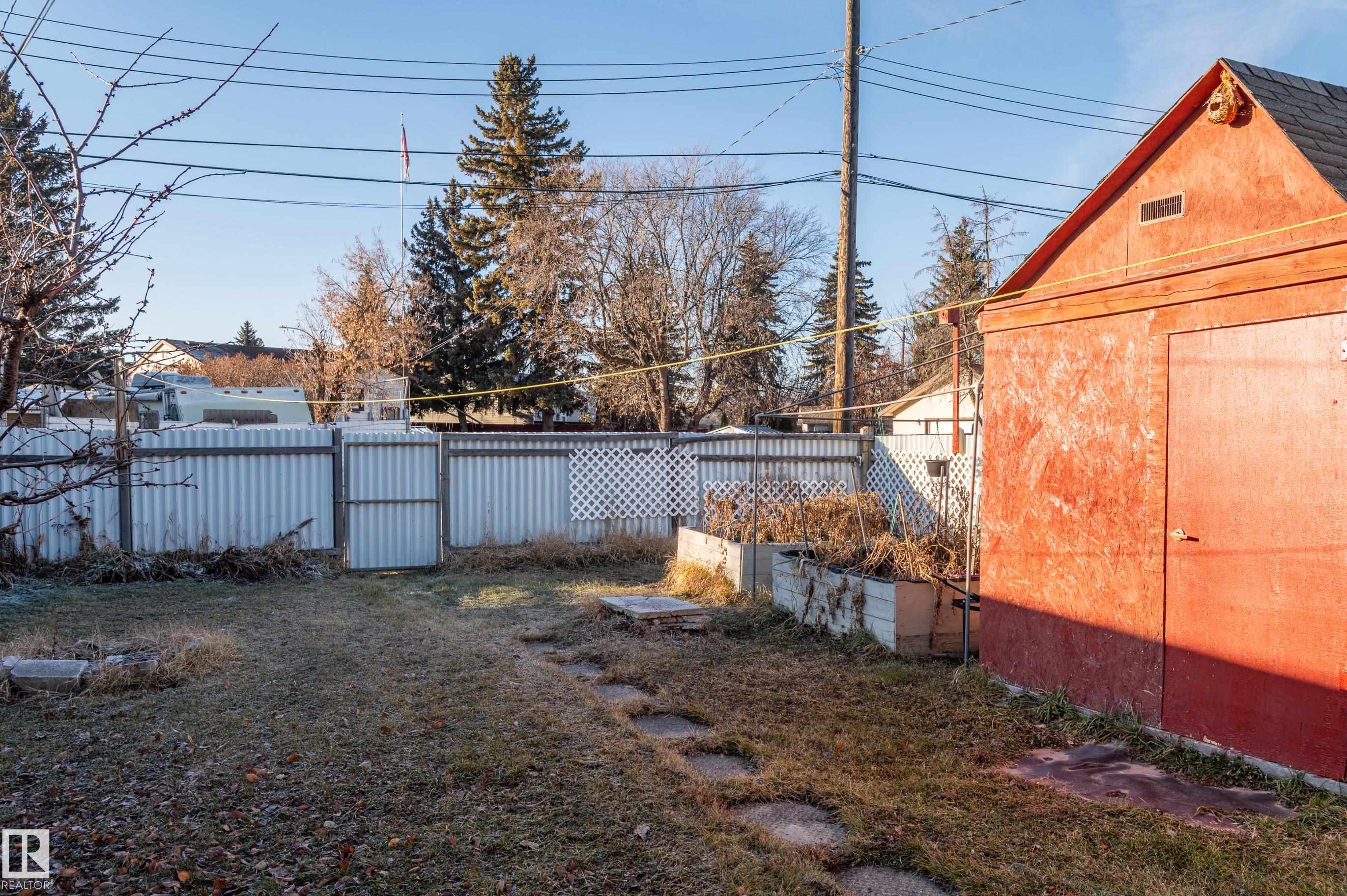 Photo 39 at 10532 157 Street NW, Britannia Youngstown, Edmonton