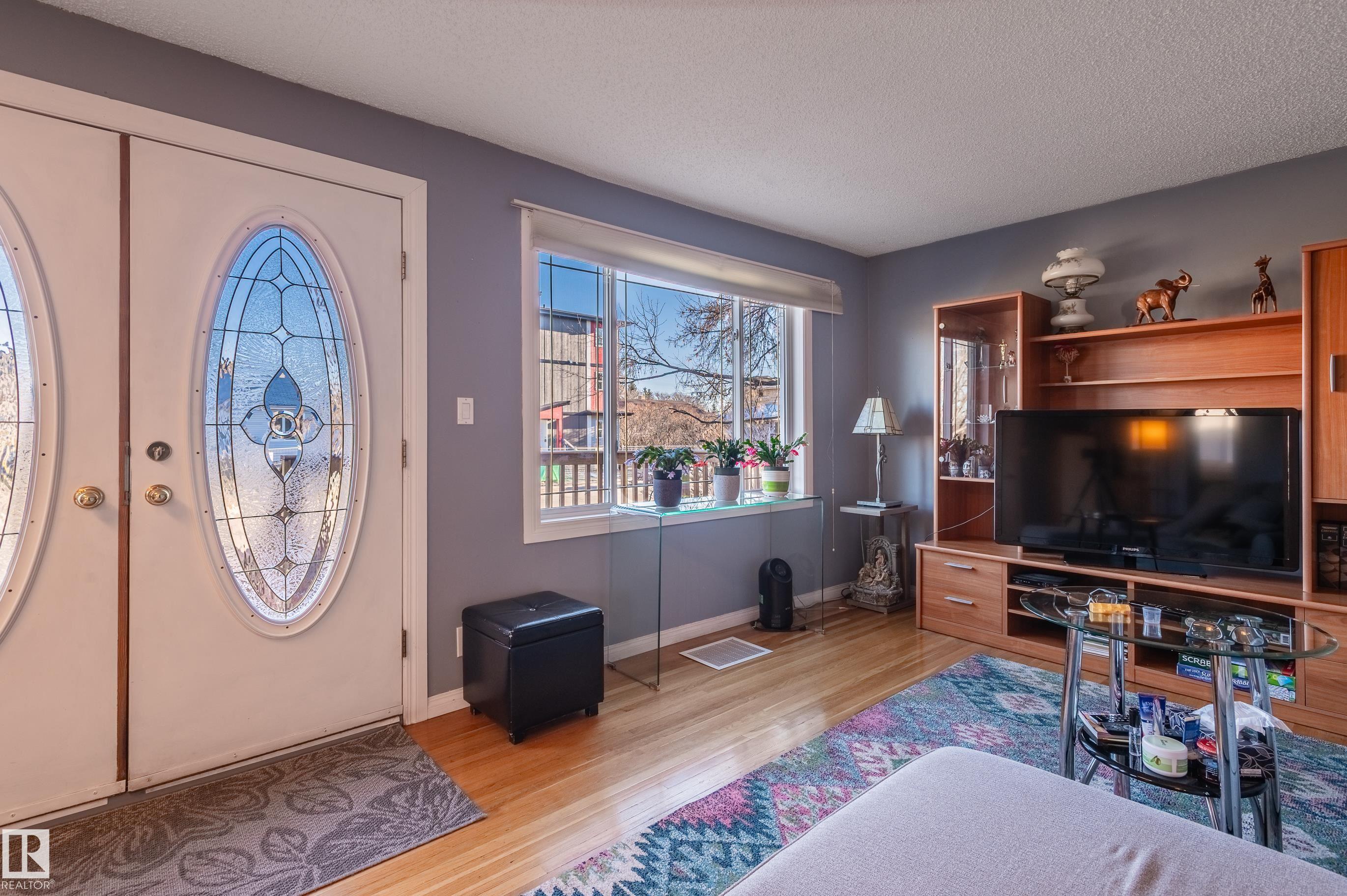 Photo 9 at 10532 157 Street NW, Britannia Youngstown, Edmonton