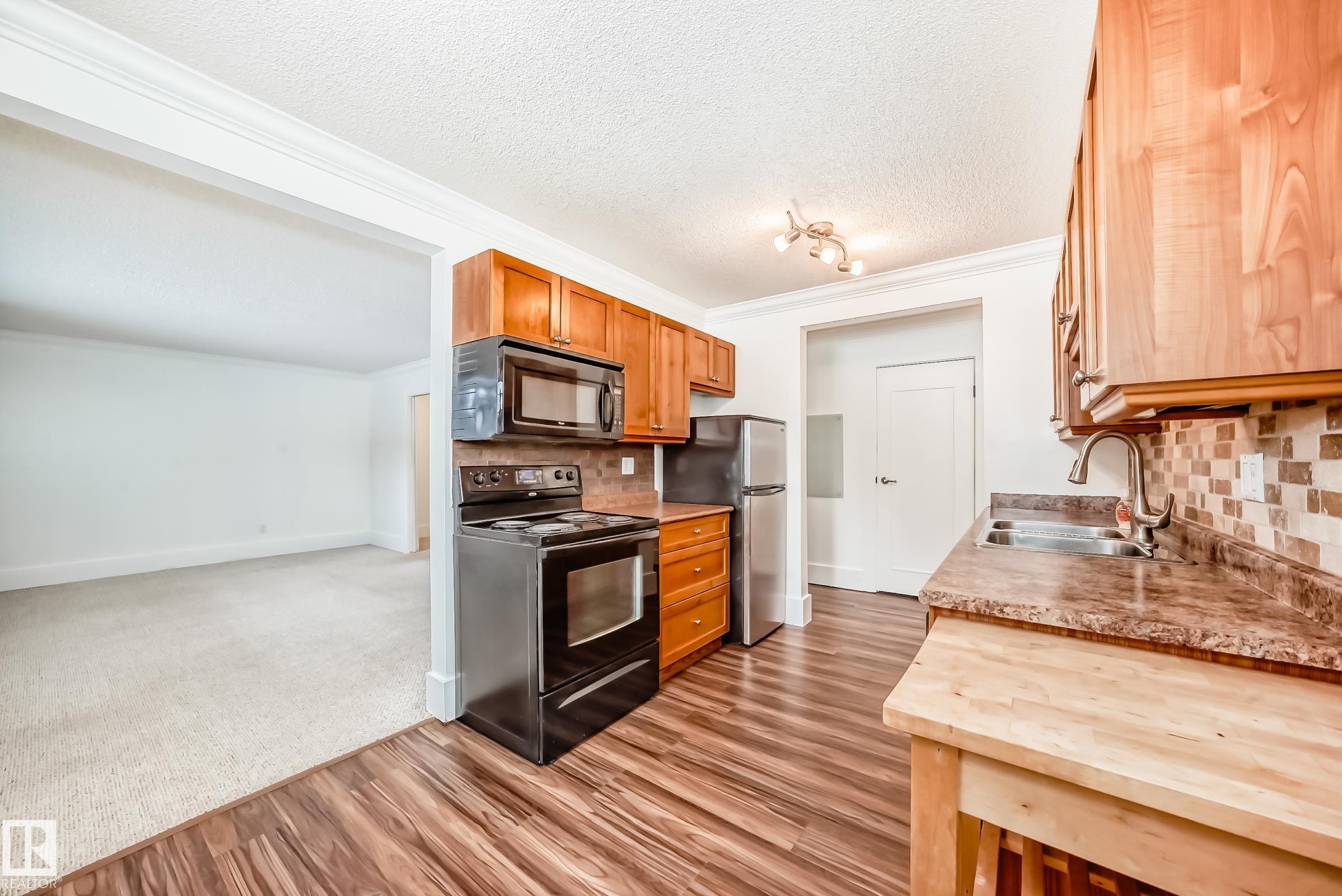 Photo 11 at 102 - 11916 104 Street NW, Westwood, Edmonton