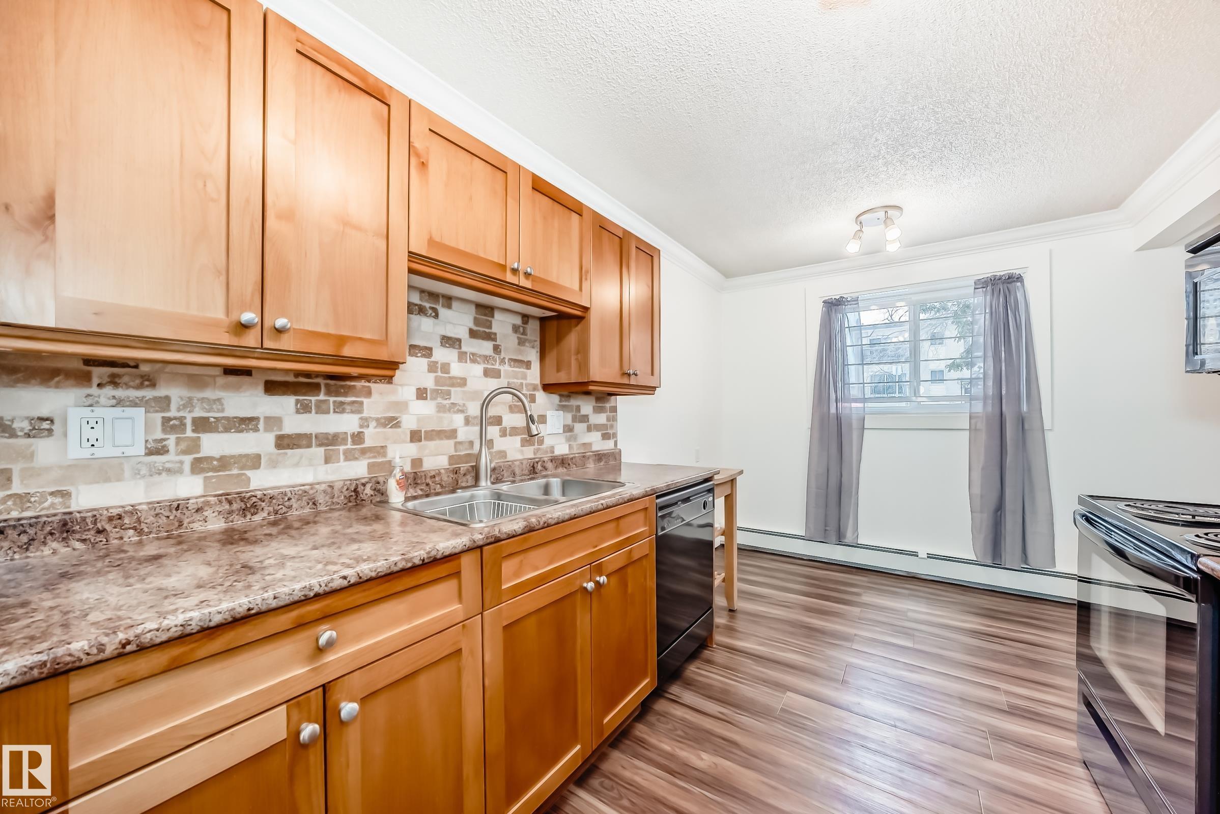 Photo 8 at 102 - 11916 104 Street NW, Westwood, Edmonton