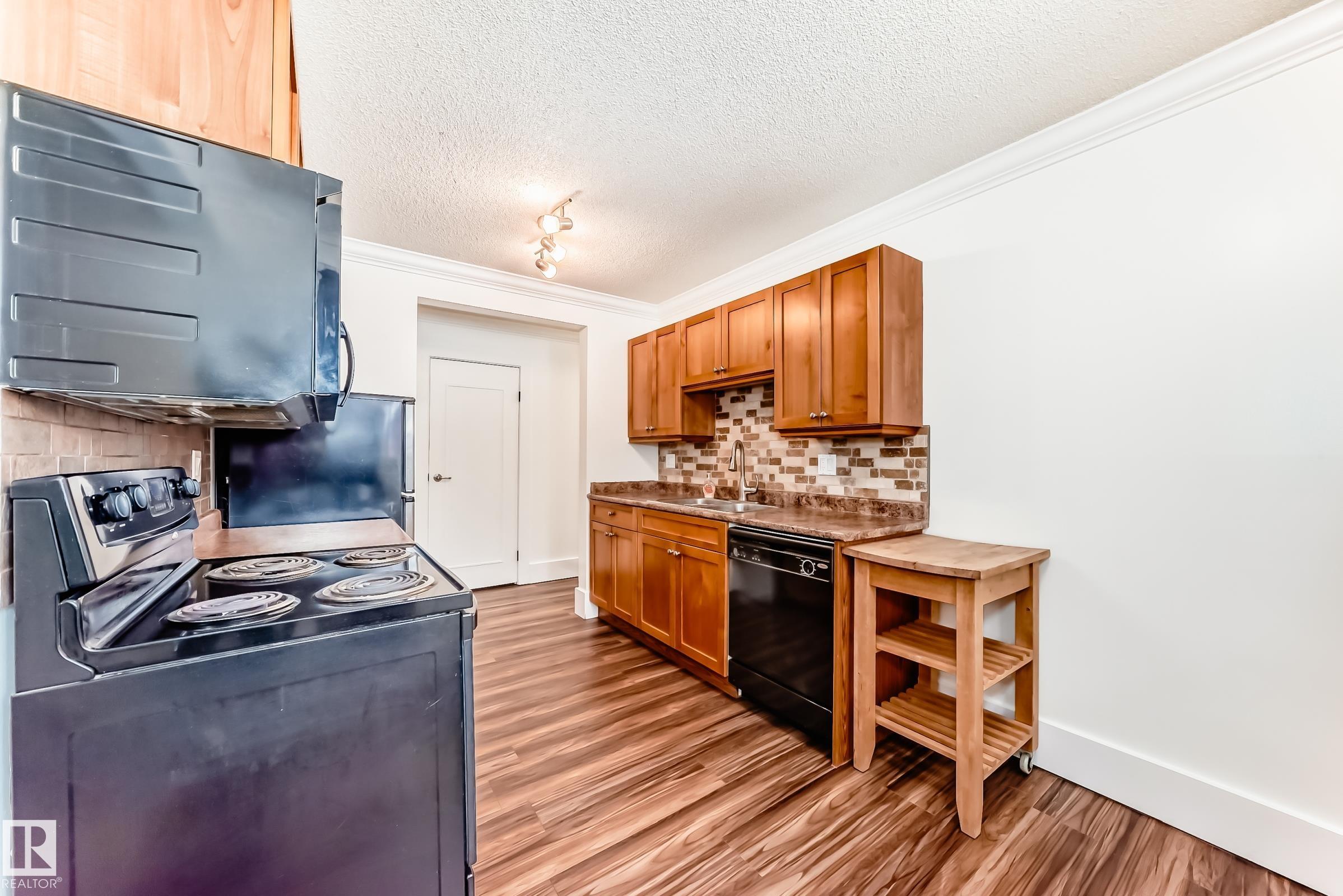 Photo 10 at 102 - 11916 104 Street NW, Westwood, Edmonton