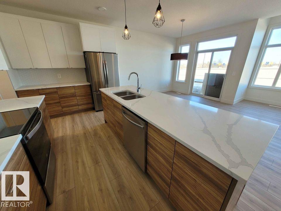 1009 Goldfinch Way NW, Kinglet Gardens, Edmonton