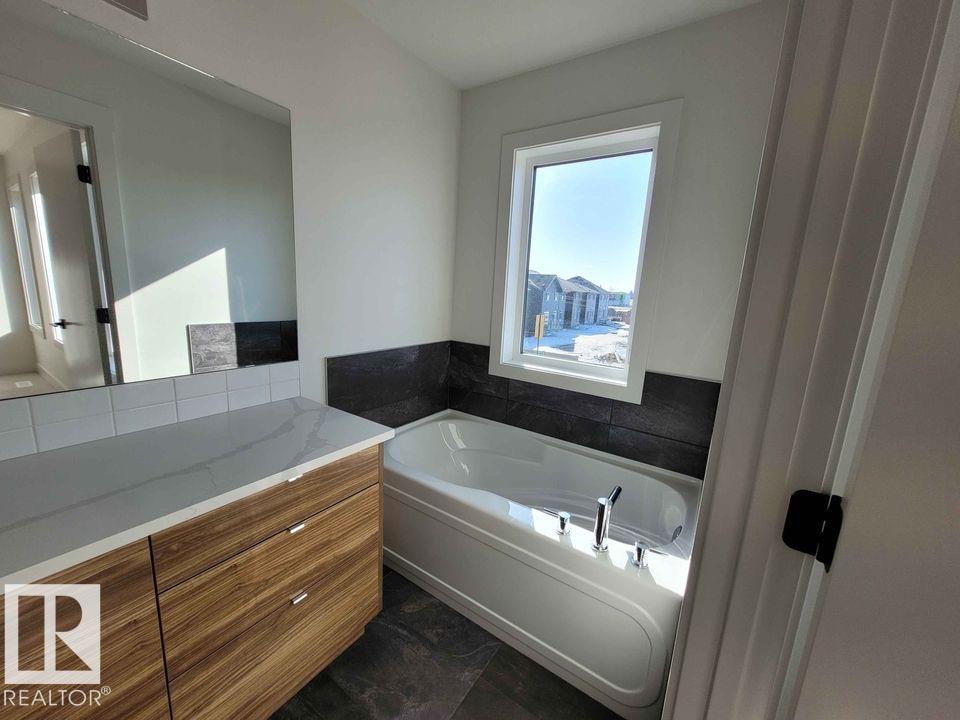 Photo 21 at 1009 Goldfinch Way NW, Kinglet Gardens, Edmonton