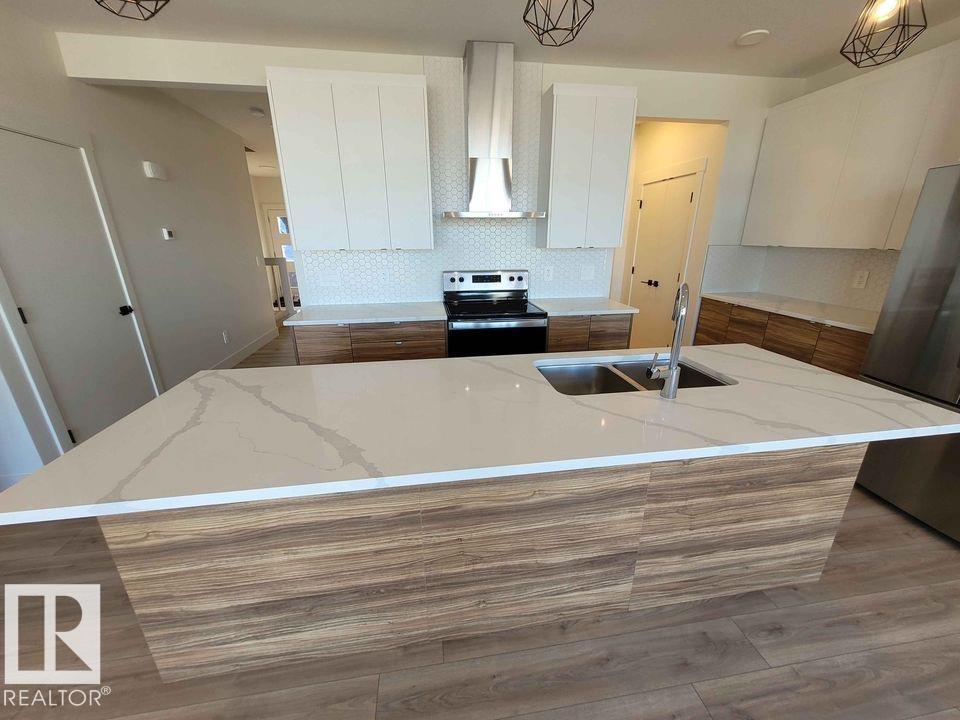 1009 Goldfinch Way NW, Kinglet Gardens, Edmonton